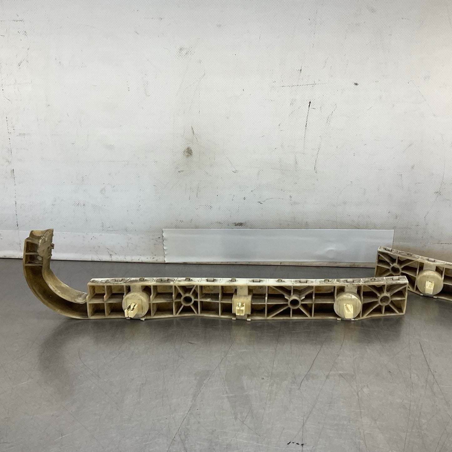 08-15 G37 Q60 Coupe Rear Bumper Cover Retainer Bracket Oem 12Bd4Gi - On Point Parts Inc