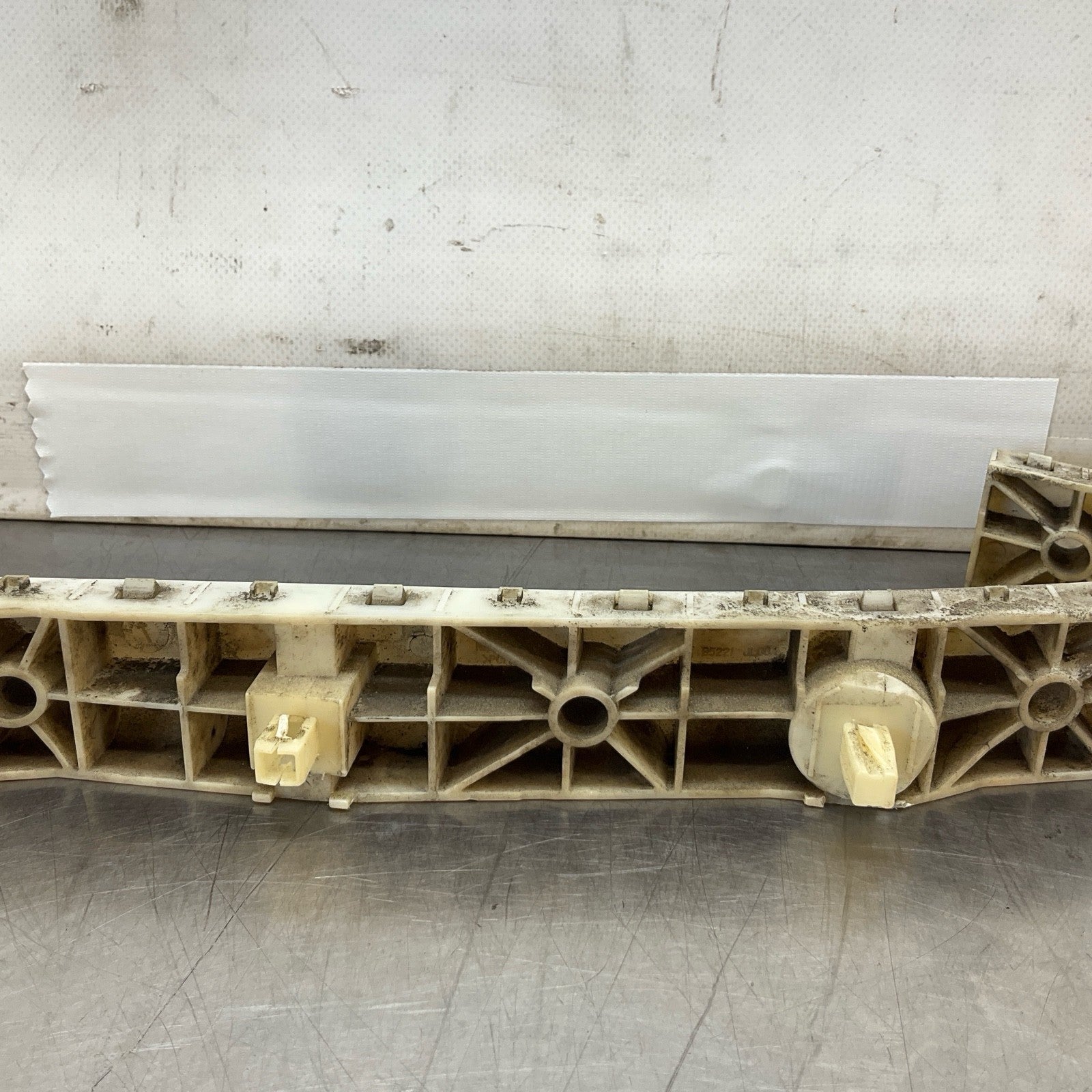 08-15 G37 Q60 Coupe Rear Bumper Cover Retainer Bracket Oem 12Bd4Gi - On Point Parts Inc