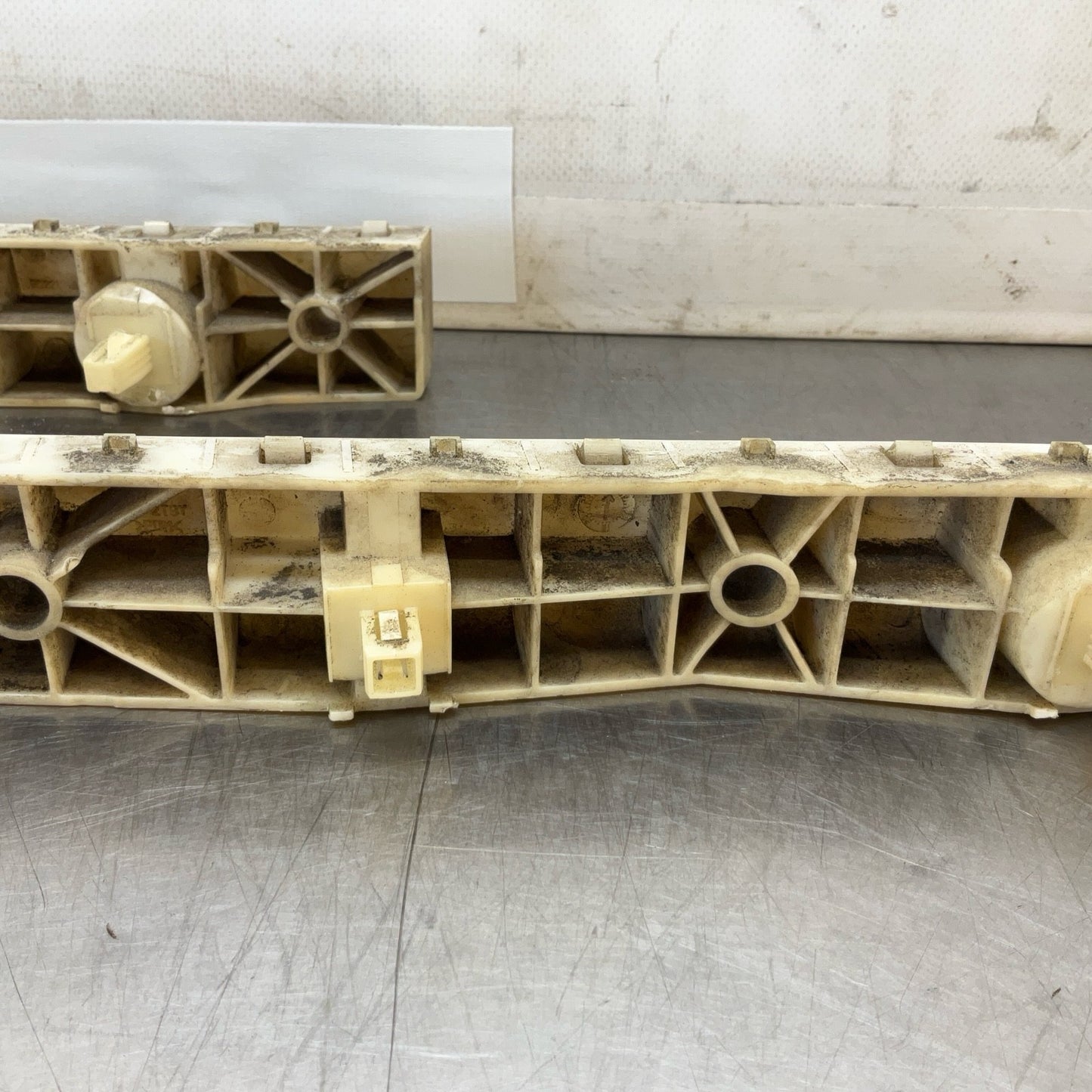 08-15 G37 Q60 Coupe Rear Bumper Cover Retainer Bracket Oem 12Bd4Gi - On Point Parts Inc