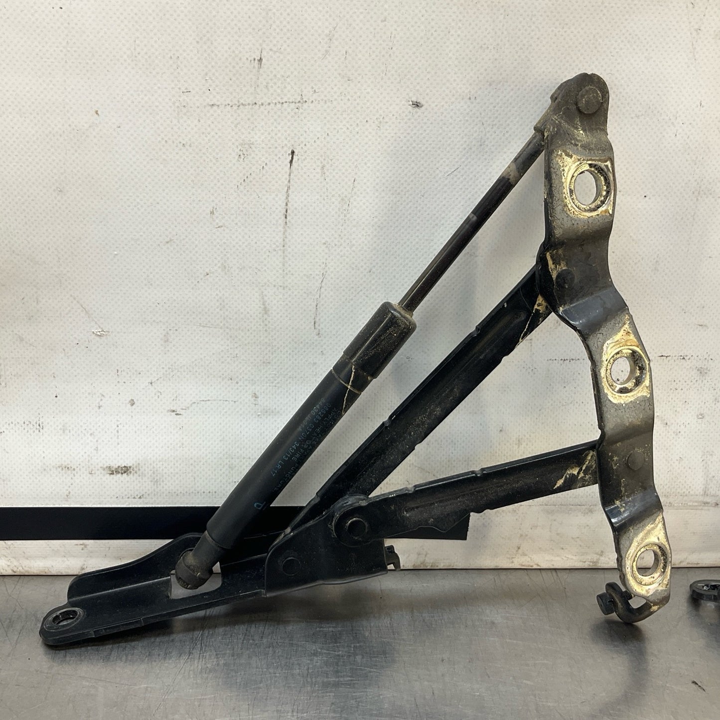 08-15 G37 Q60 Coupe Rear Trunk Lid Hinge Oem 12Bd4Gi - On Point Parts Inc