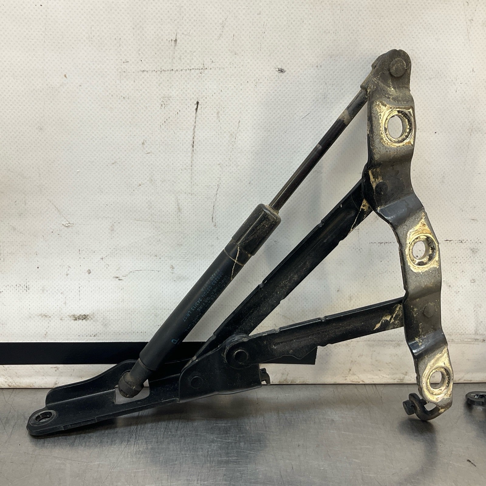 08-15 G37 Q60 Coupe Rear Trunk Lid Hinge Oem 12Bd4Gi - On Point Parts Inc