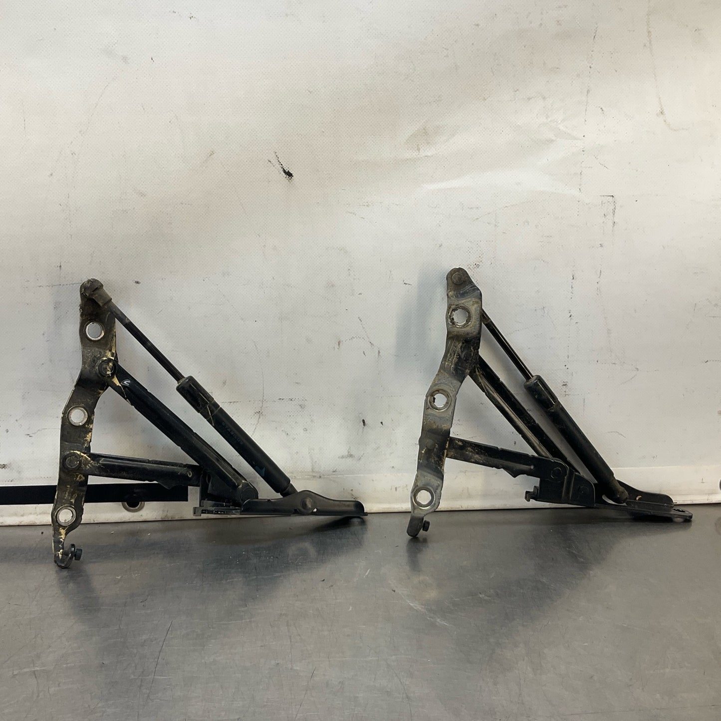 08-15 G37 Q60 Coupe Rear Trunk Lid Hinge Oem 12Bd4Gi - On Point Parts Inc