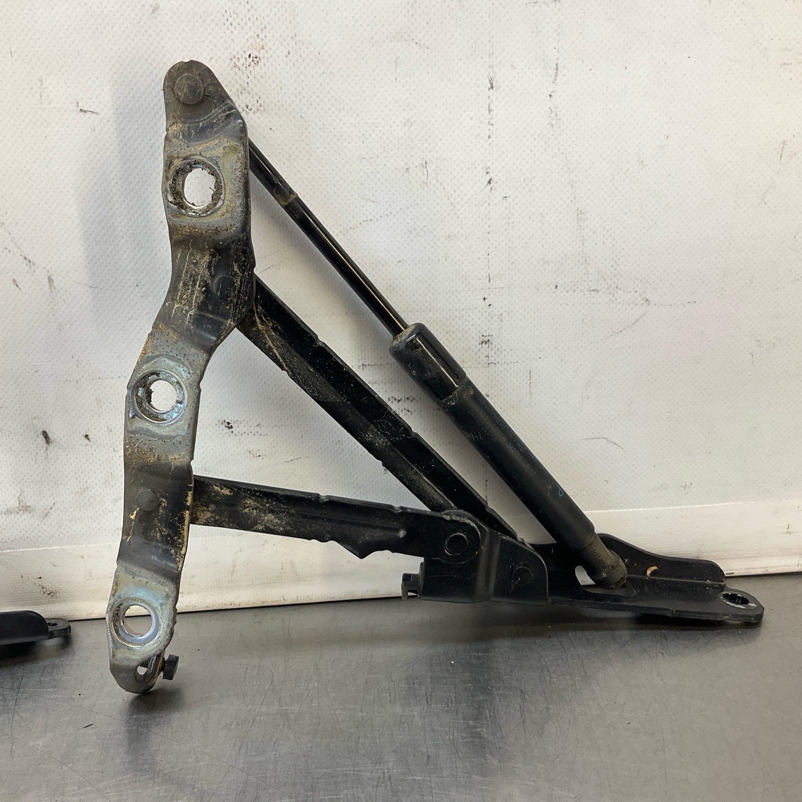 08-15 G37 Q60 Coupe Rear Trunk Lid Hinge Oem 12Bd4Gi - On Point Parts Inc