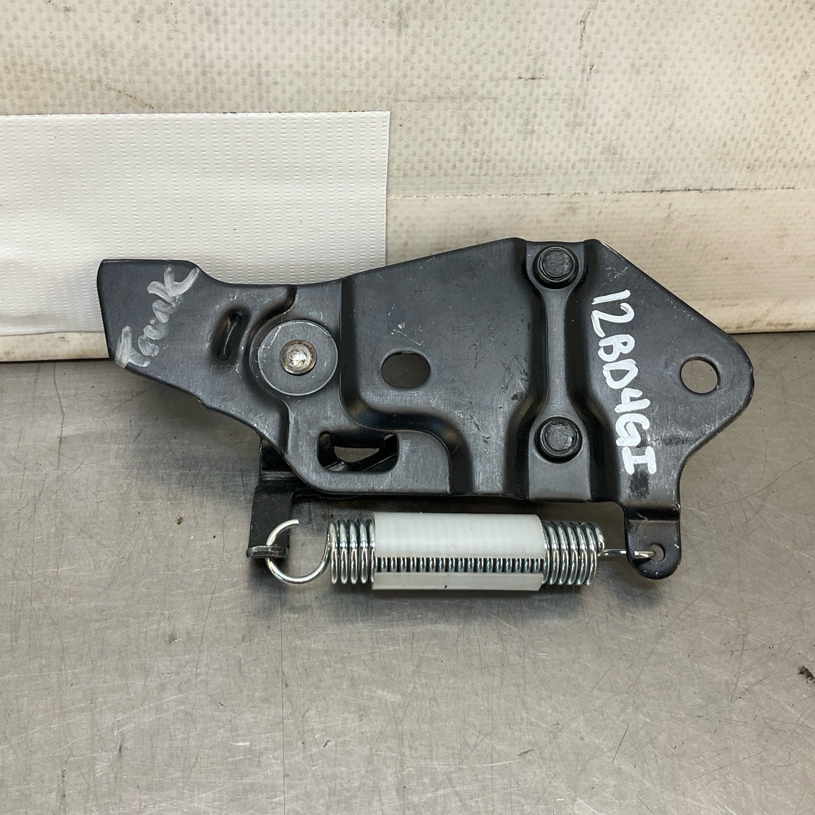 08-15 G37 Q60 Coupe Rear Trunk Lid Striker 84620EG000 Oem 12Bd4Gi - On Point Parts Inc