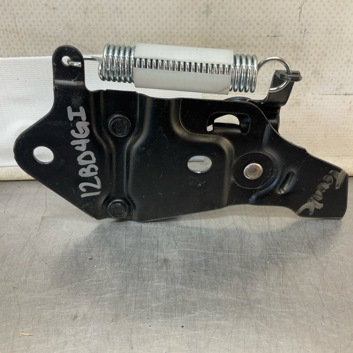 08-15 G37 Q60 Coupe Rear Trunk Lid Striker 84620EG000 Oem 12Bd4Gi - On Point Parts Inc