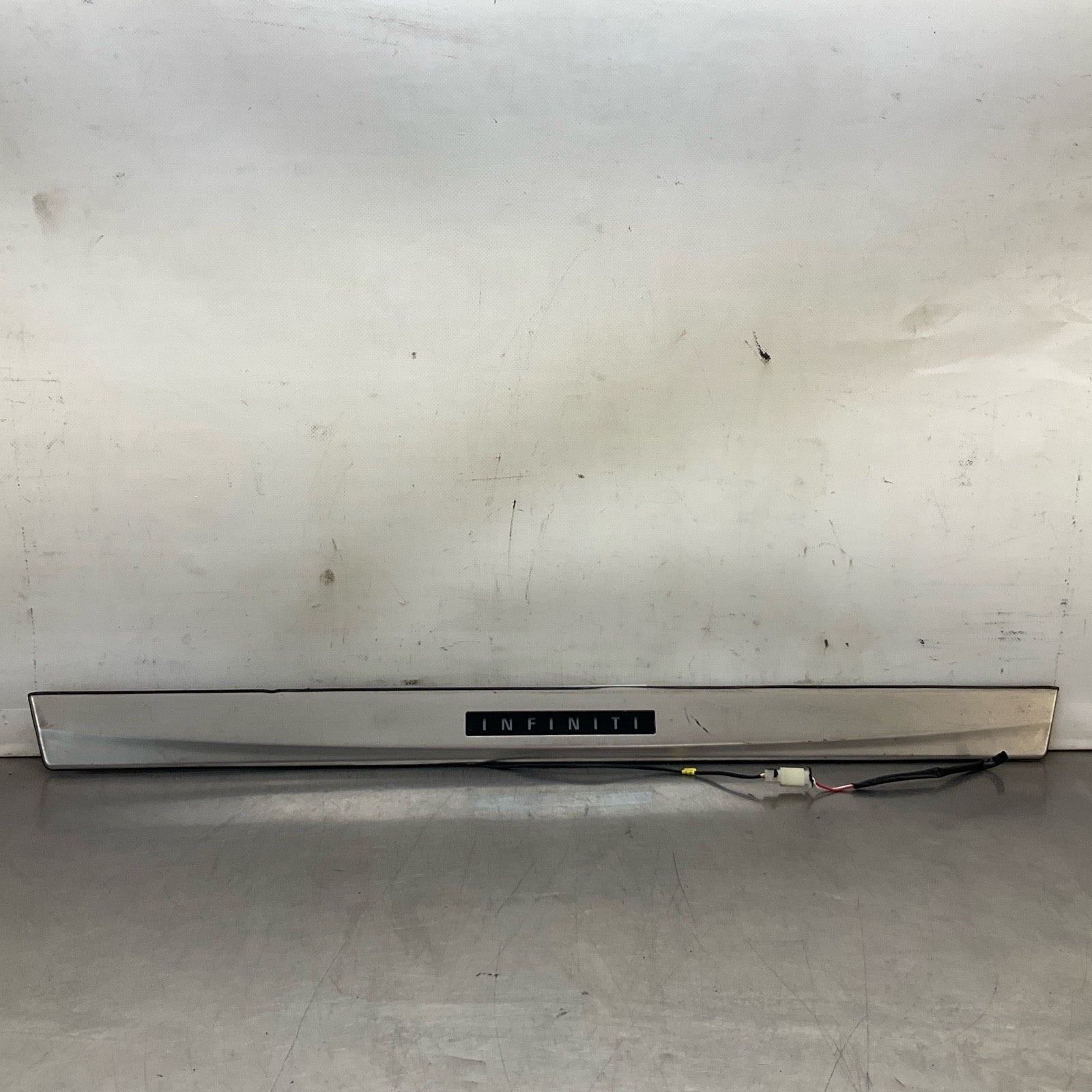 08-15 G37 Q60 Coupe Passenger Door Illuminated Kick Plate G6950JL100 Oem 12Bd4G7 - On Point Parts Inc