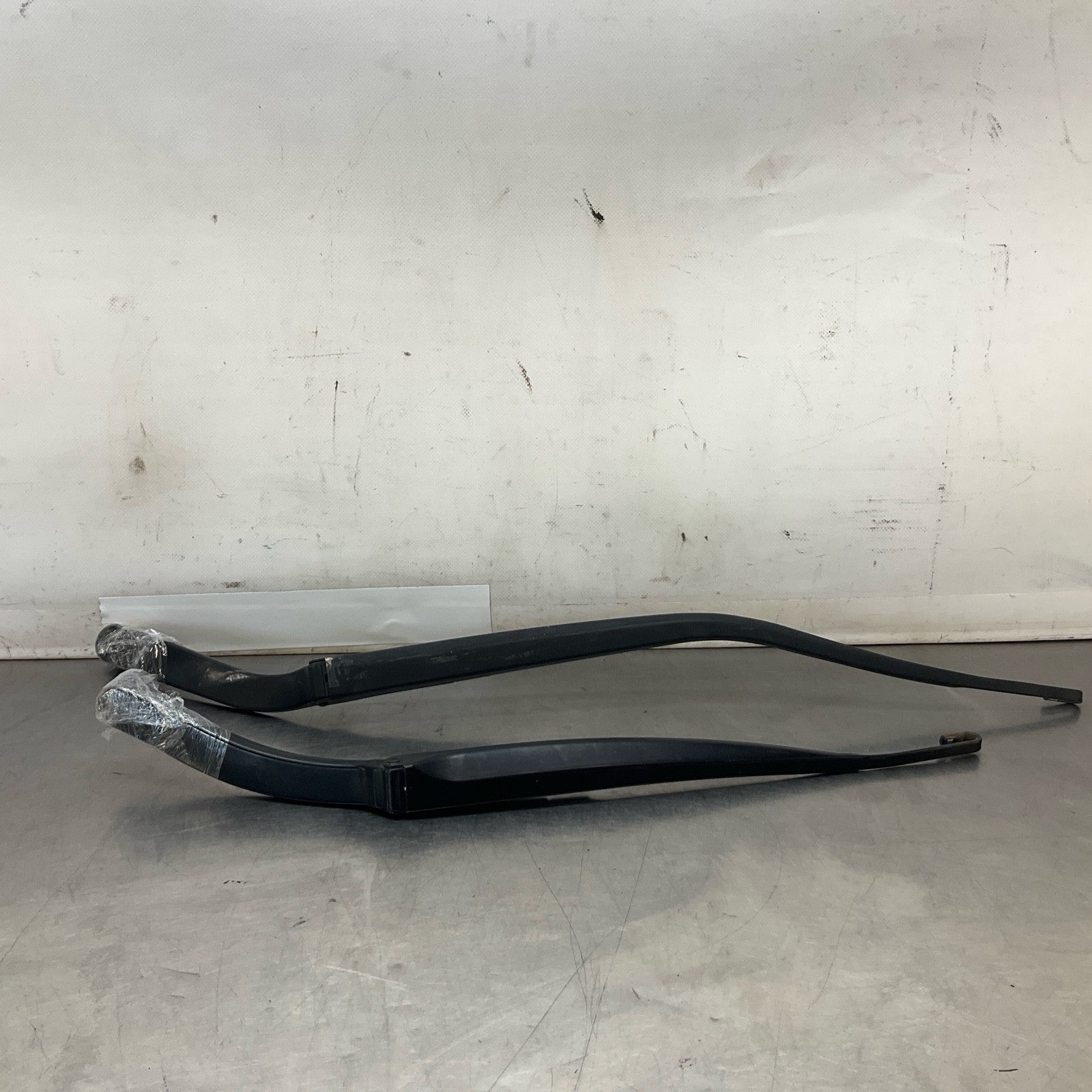 08-15 G37 Q60 Coupe Windshield Wiper Arms Oem 12Bd4Gi - On Point Parts Inc