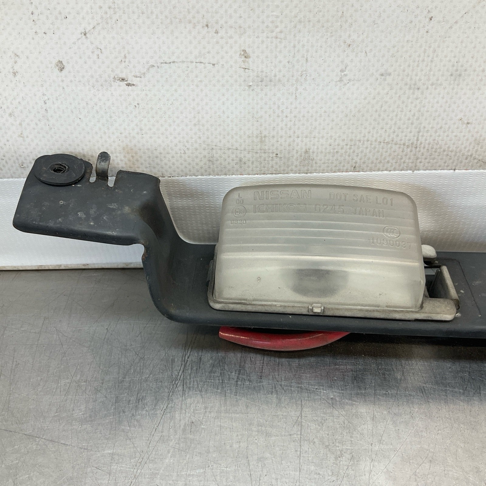 13-15 G37 Q60 Coupe Rear License Plate Light Assembly 26510CD00C Oem 12Bd4Gc - On Point Parts Inc