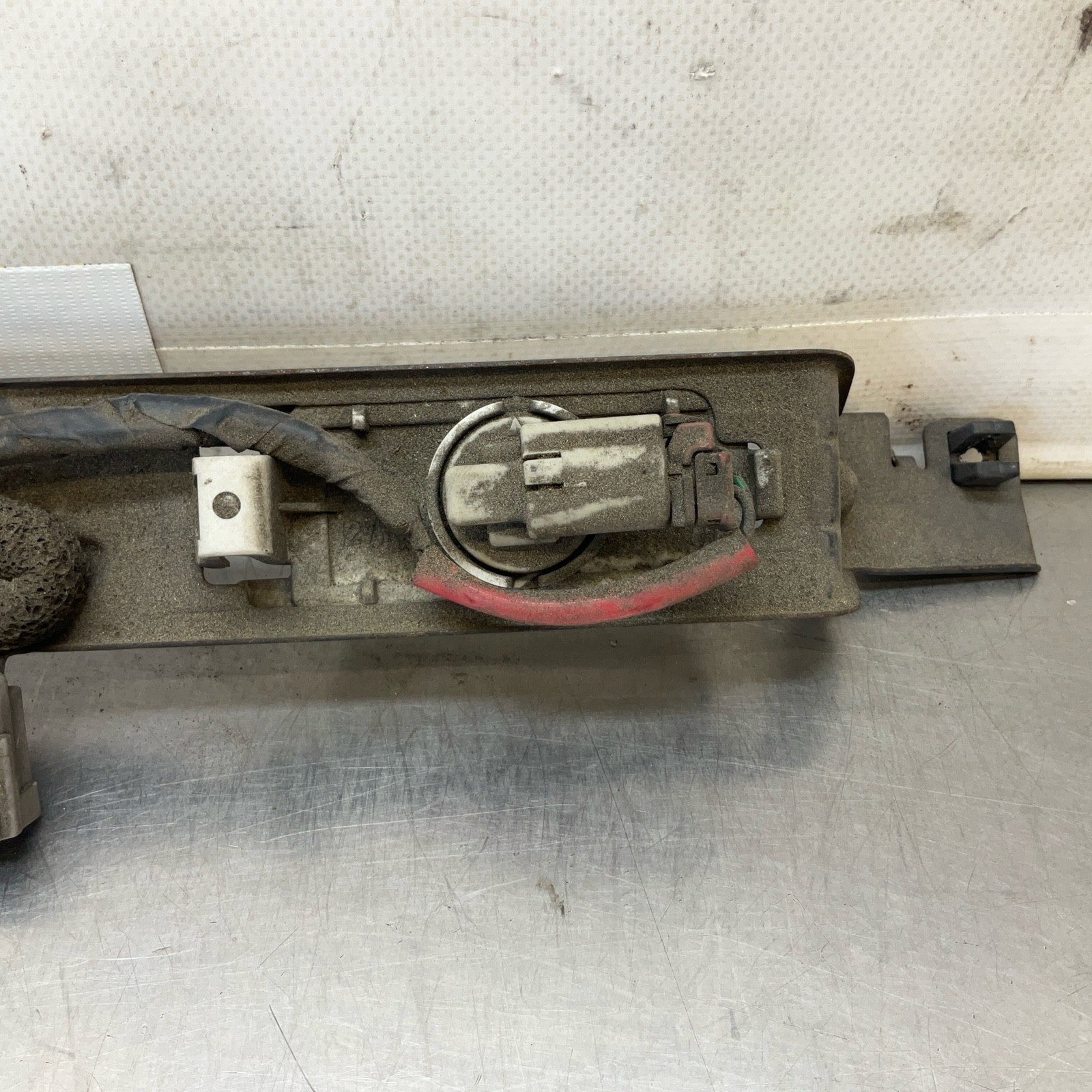 13-15 G37 Q60 Coupe Rear License Plate Light Assembly 26510CD00C Oem 12Bd4Gc - On Point Parts Inc