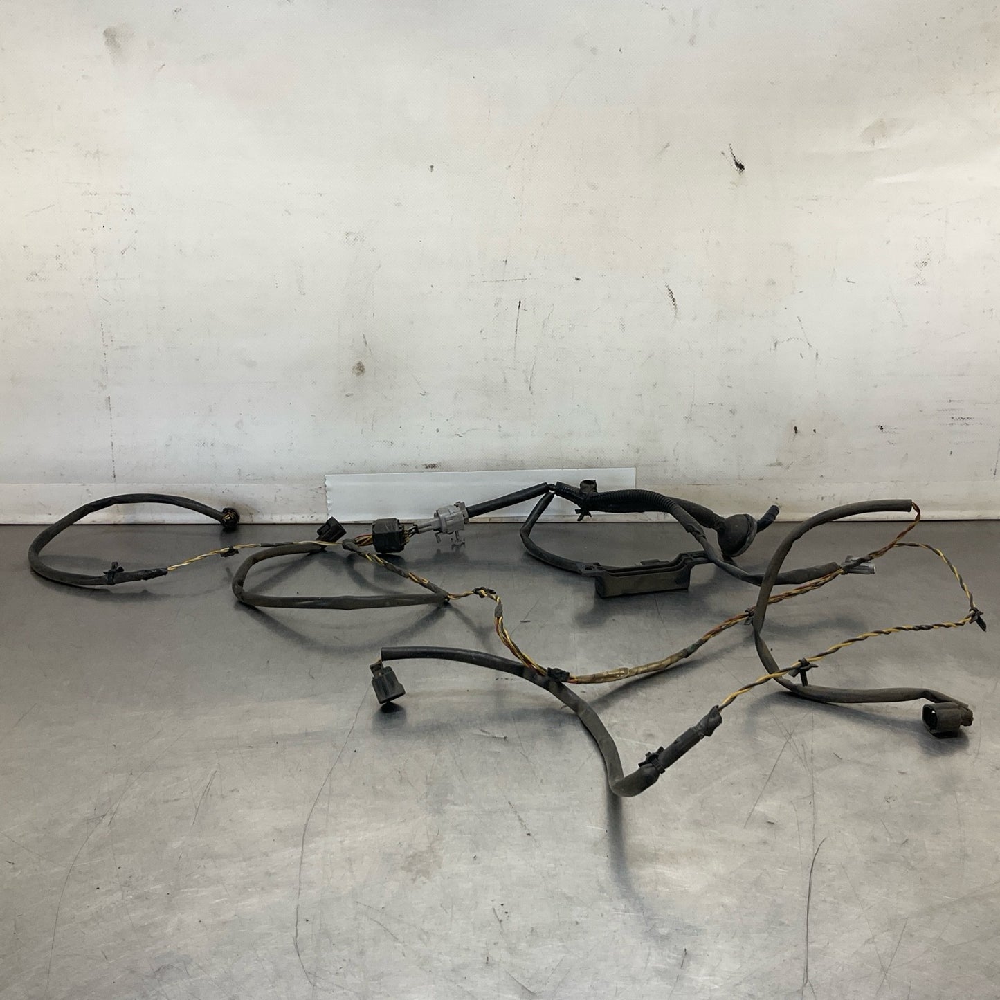 2015 Infiniti V36 G37 Rear Reverse Tail Light Pig Tail Connector Oem 12Bd4Gc - On Point Parts Inc