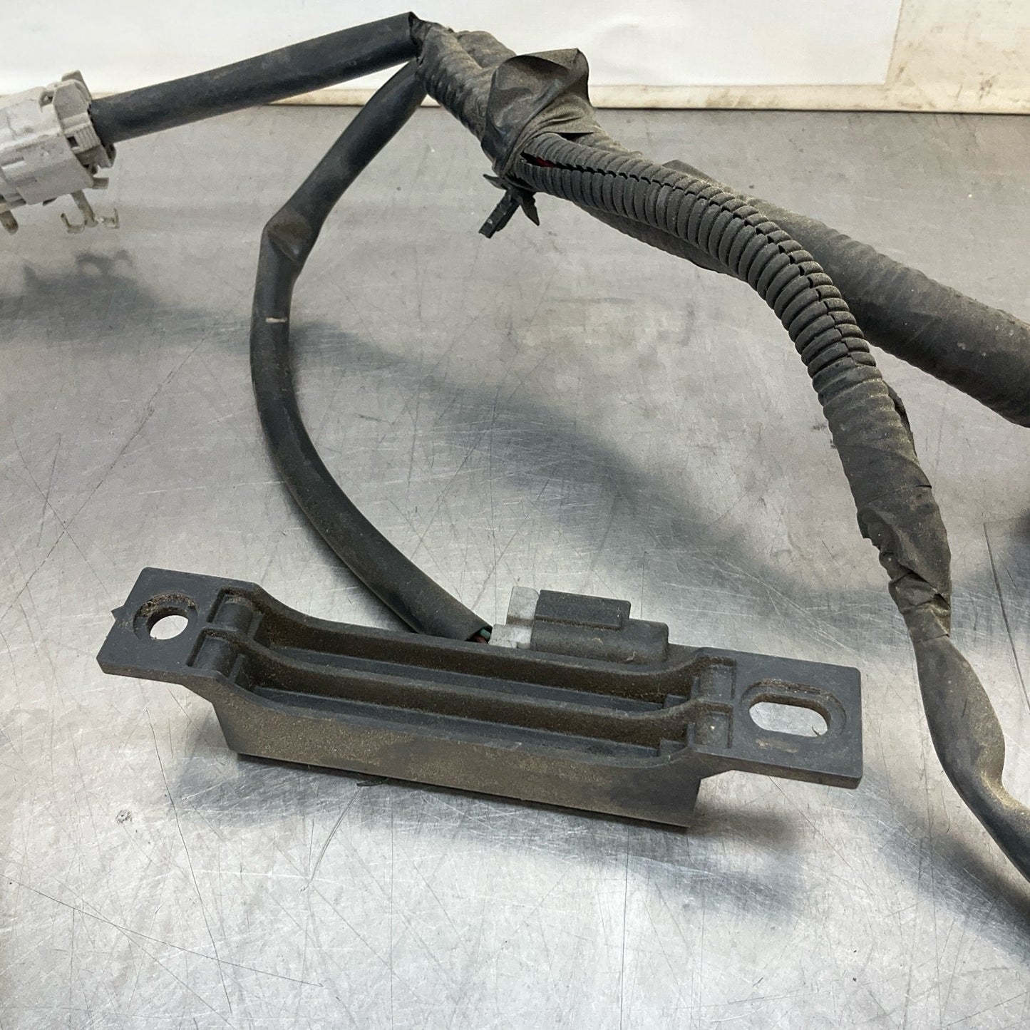 2015 Infiniti V36 G37 Rear Reverse Tail Light Pig Tail Connector Oem 12Bd4Gc - On Point Parts Inc