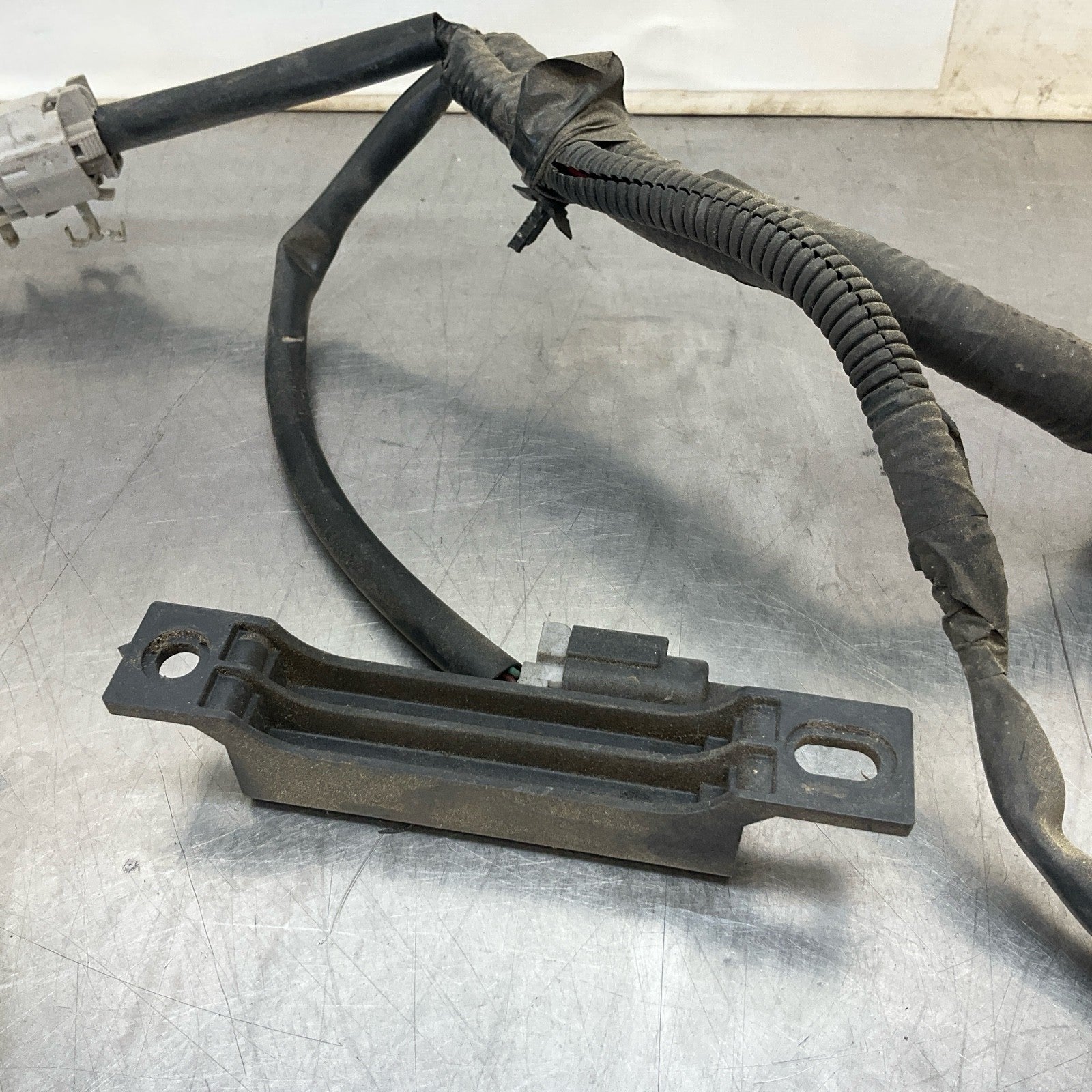 2015 Infiniti V36 G37 Rear Reverse Tail Light Pig Tail Connector Oem 12Bd4Gc - On Point Parts Inc