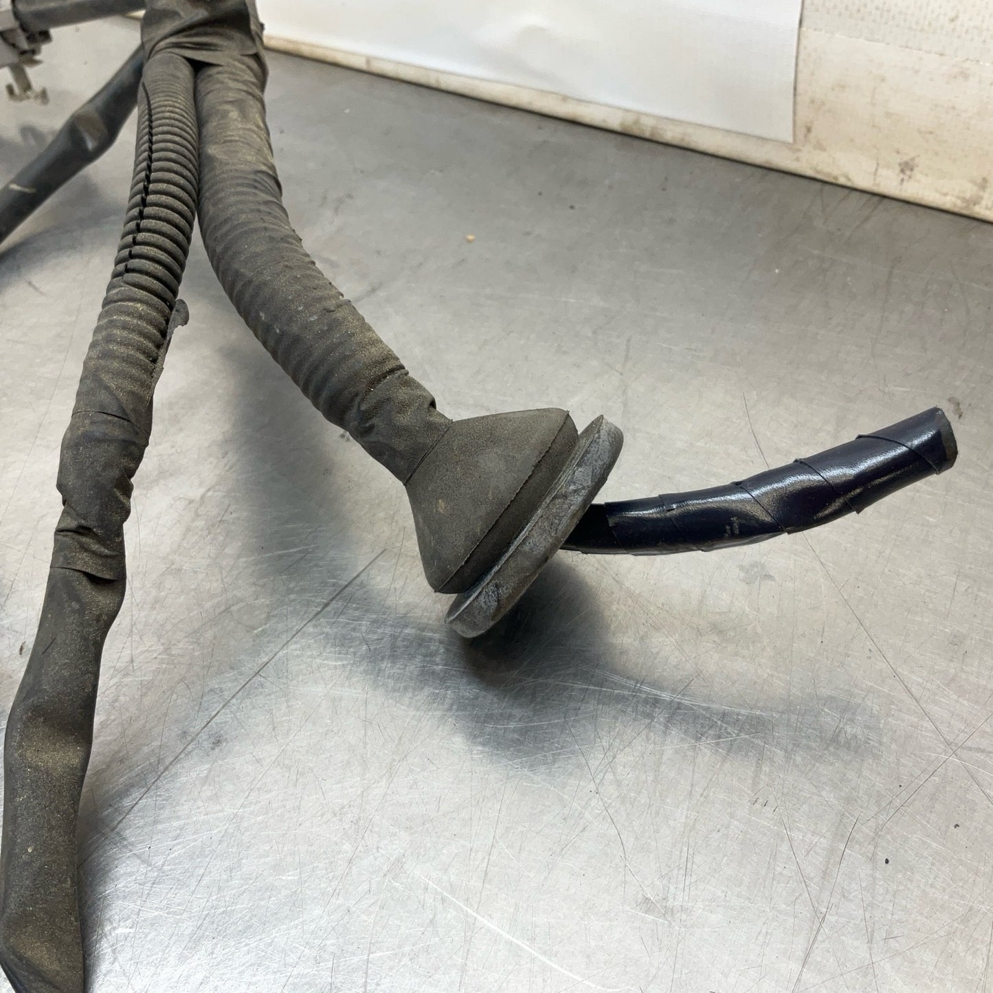 2015 Infiniti V36 G37 Rear Reverse Tail Light Pig Tail Connector Oem 12Bd4Gc - On Point Parts Inc