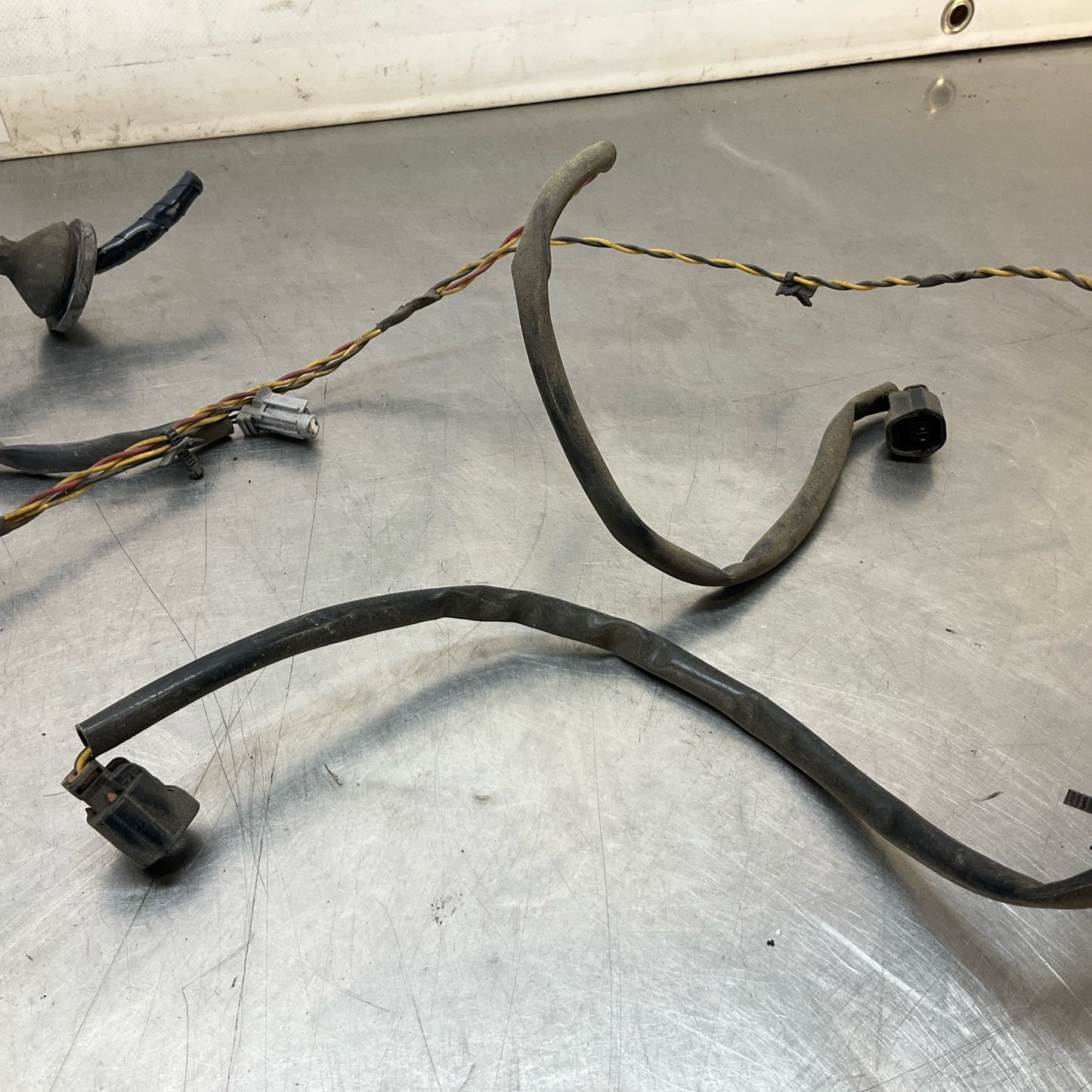 2015 Infiniti V36 G37 Rear Reverse Tail Light Pig Tail Connector Oem 12Bd4Gc - On Point Parts Inc