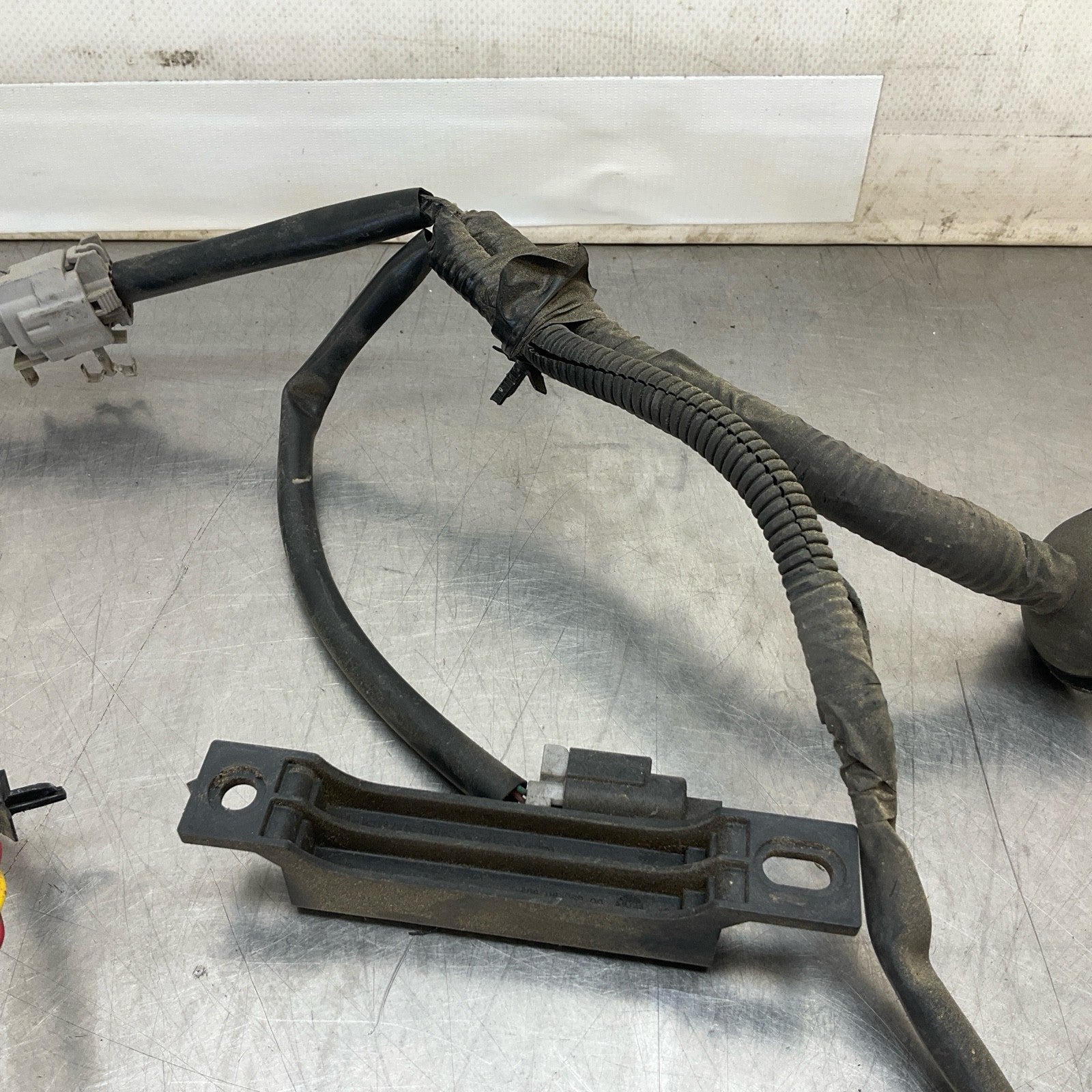 2015 Infiniti V36 G37 Rear Reverse Tail Light Pig Tail Connector Oem 12Bd4Gc - On Point Parts Inc