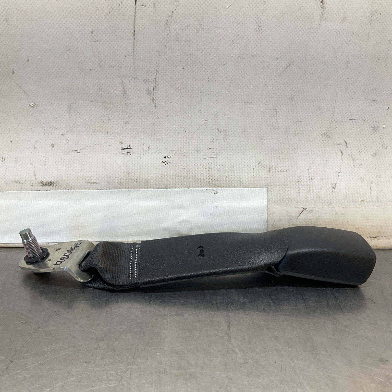 2015 Infiniti V36 G37 Rear Passenger Seat Belt Buckle Oem 12Bd4Ge - On Point Parts Inc