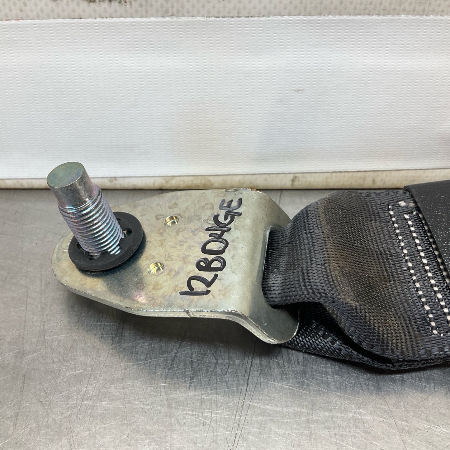 2015 Infiniti V36 G37 Rear Passenger Seat Belt Buckle Oem 12Bd4Ge - On Point Parts Inc