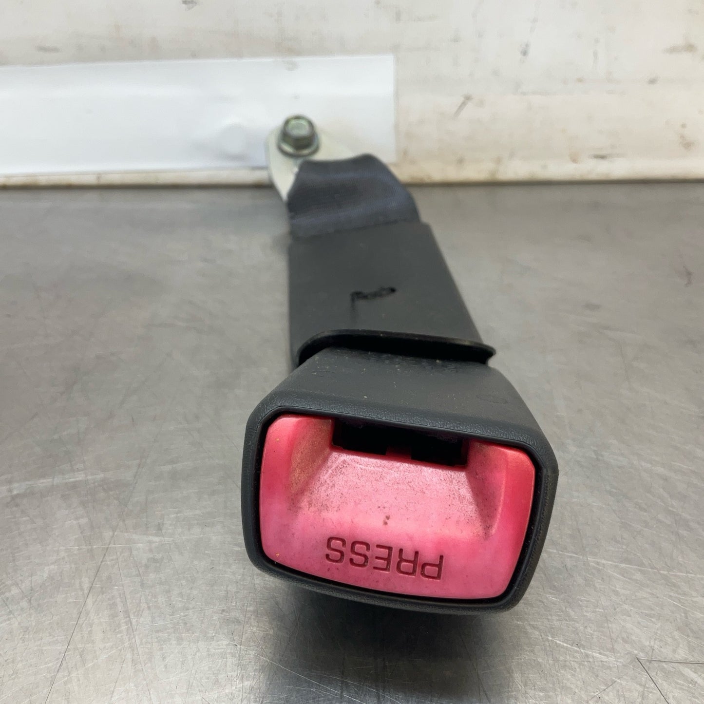 2015 Infiniti V36 G37 Rear Passenger Seat Belt Buckle Oem 12Bd4Ge - On Point Parts Inc