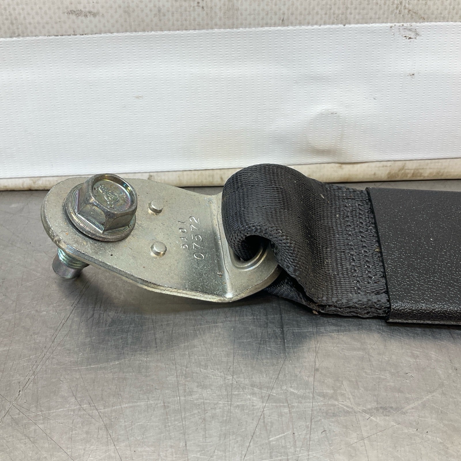2015 Infiniti V36 G37 Rear Passenger Seat Belt Buckle Oem 12Bd4Ge - On Point Parts Inc