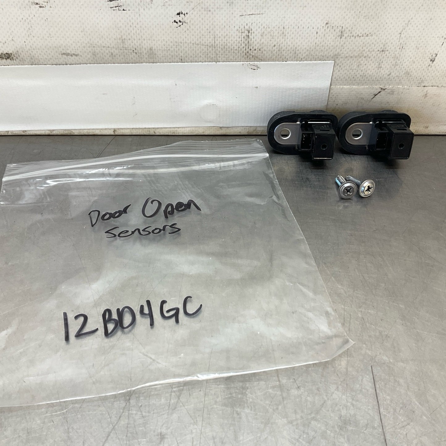 2015 Infiniti V36 G37 Door Ajar Switch 25360AD000 Oem 12Bd4Gc - On Point Parts Inc