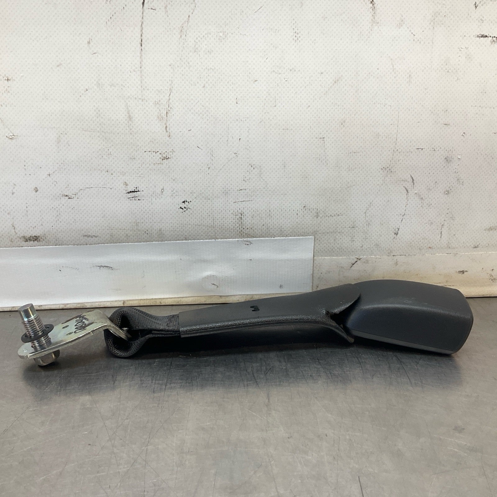 2015 Infiniti V36 G37 Rear Driver Seat Belt Buckle Oem 12Bd4Ga - On Point Parts Inc