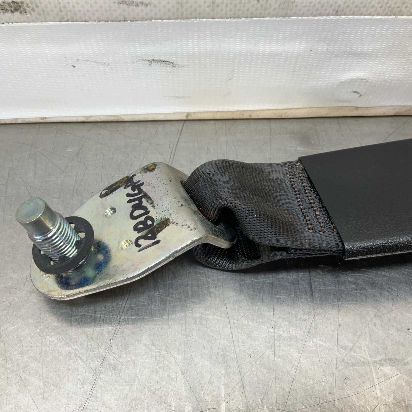 2015 Infiniti V36 G37 Rear Driver Seat Belt Buckle Oem 12Bd4Ga - On Point Parts Inc