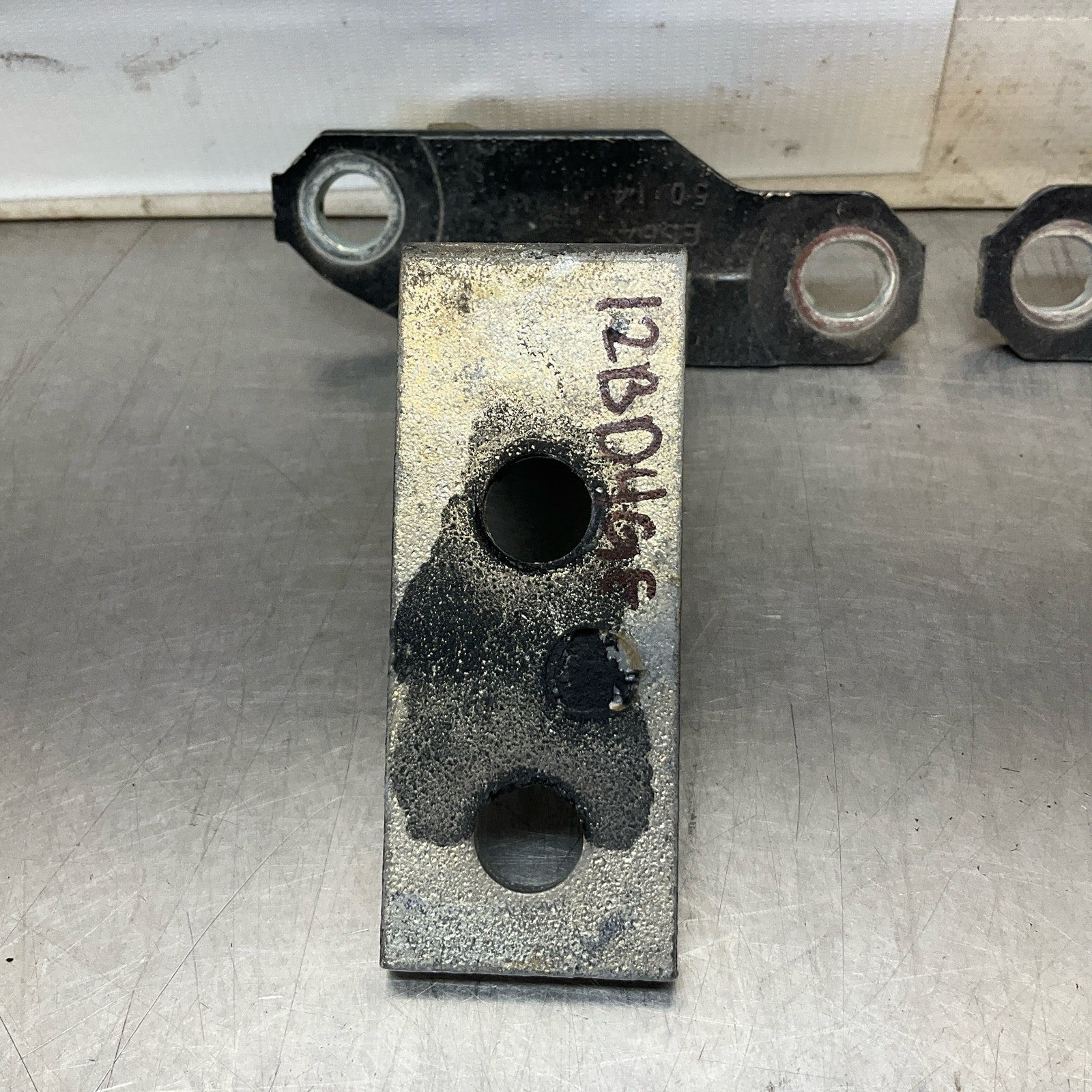 08-15 G37 Q60 Coupe Front Driver Door Hinges 80420JL00A Oem 12Bd4Gg - On Point Parts Inc