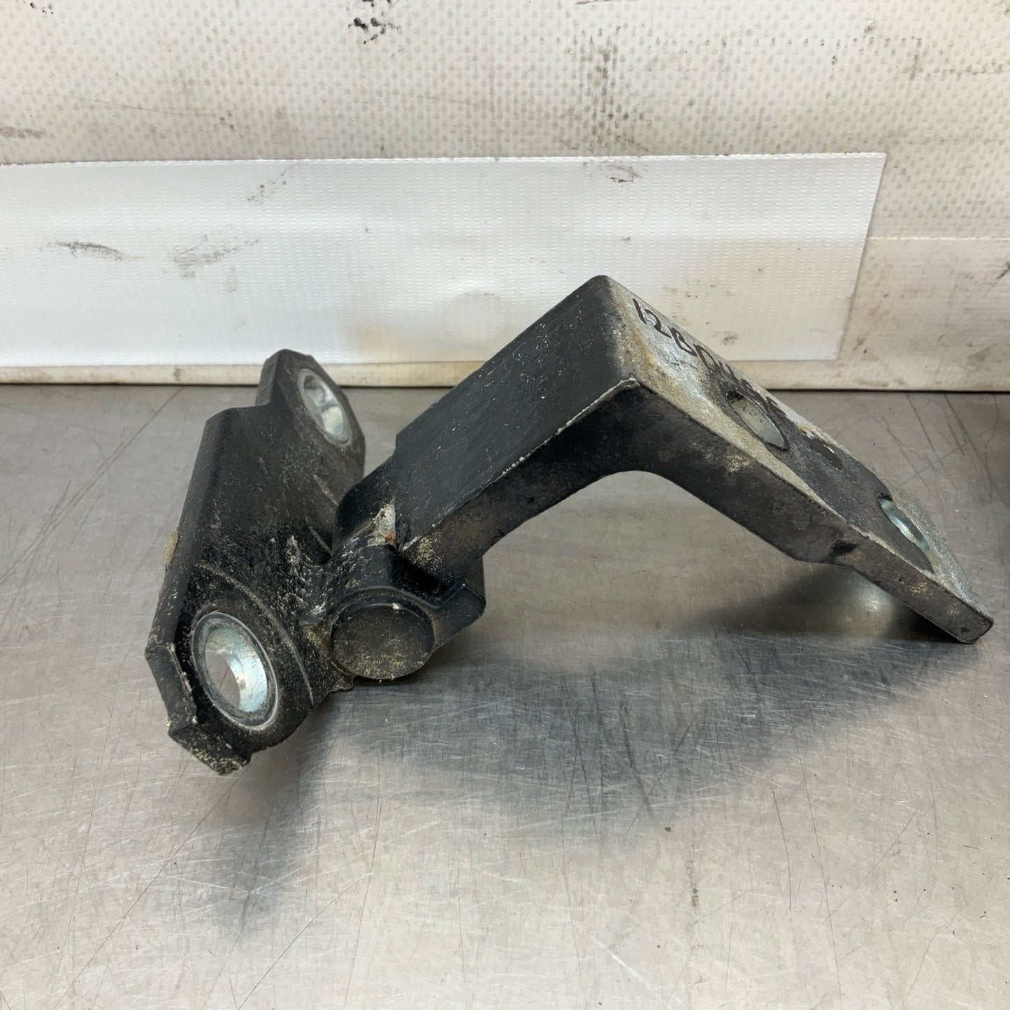 08-15 G37 Q60 Coupe Passenger Door Hinges 80420JL00A Oem 12Bd4Ge - On Point Parts Inc