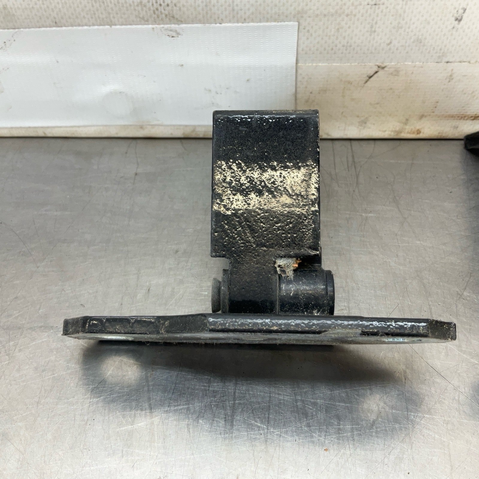 08-15 G37 Q60 Coupe Passenger Door Hinges 80420JL00A Oem 12Bd4Ge - On Point Parts Inc