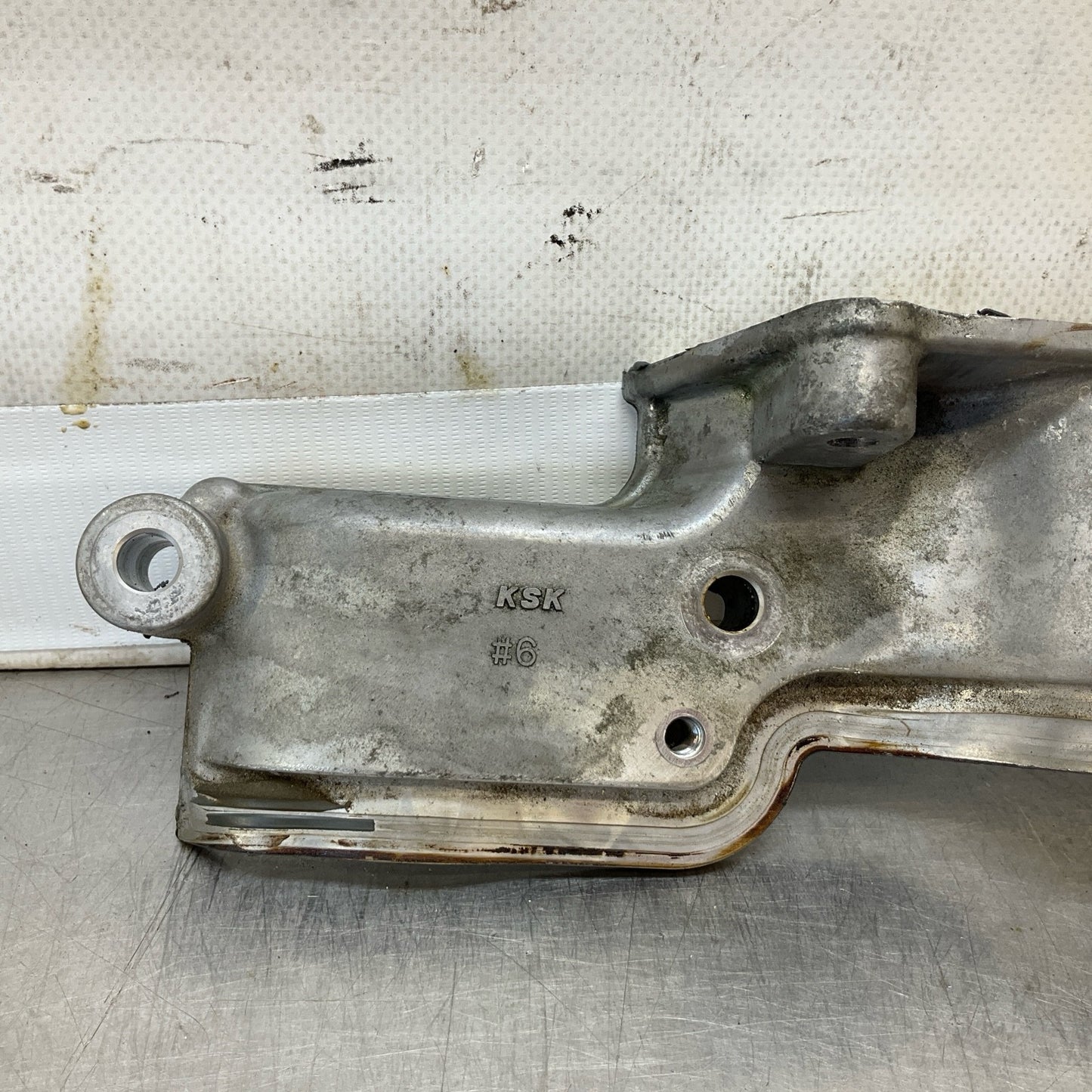 08-15 G35 G37 Q50 Q60 Passenger Vq37Vhr Camshaft Angle Sensor Cover Oem 12Bd4Gk - On Point Parts Inc