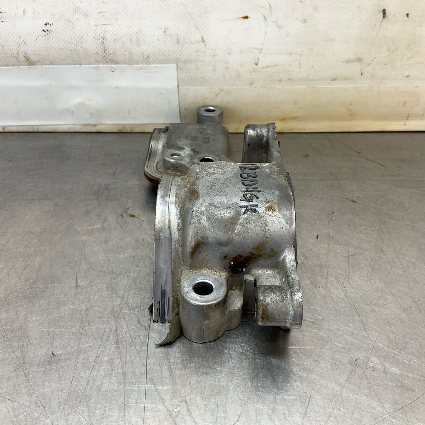 08-15 G35 G37 Q50 Q60 Passenger Vq37Vhr Camshaft Angle Sensor Cover Oem 12Bd4Gk - On Point Parts Inc