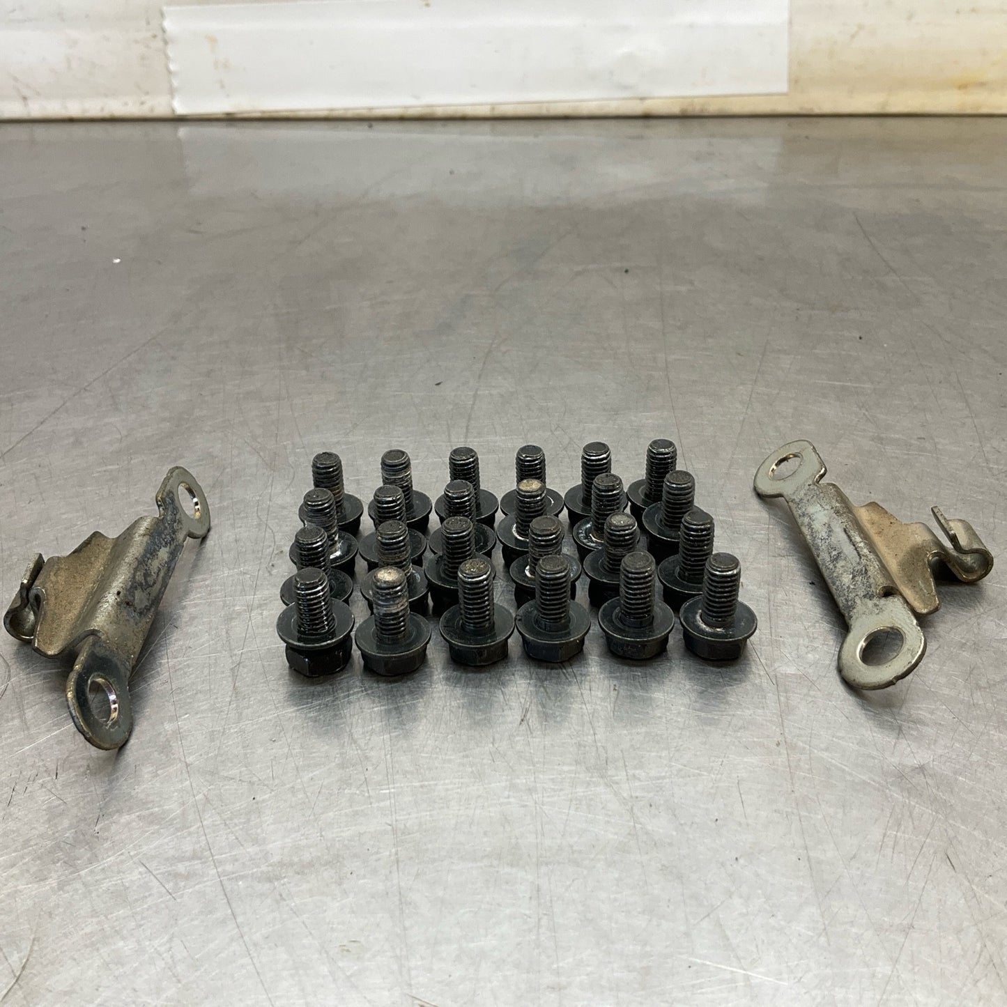 2015 Infiniti V36 G37 A/T Oil Pan Hardware Oem 12Bd4Gi - On Point Parts Inc