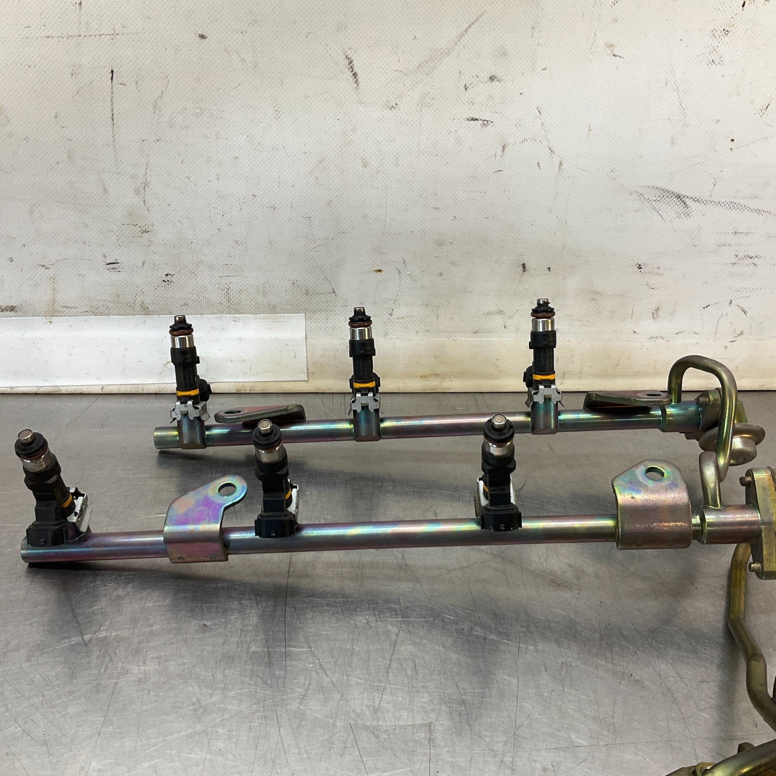 04-06 350Z G35 Vq35De Fuel Injector Rail 17521Ac700 Oem Kyf - On Point Parts Inc