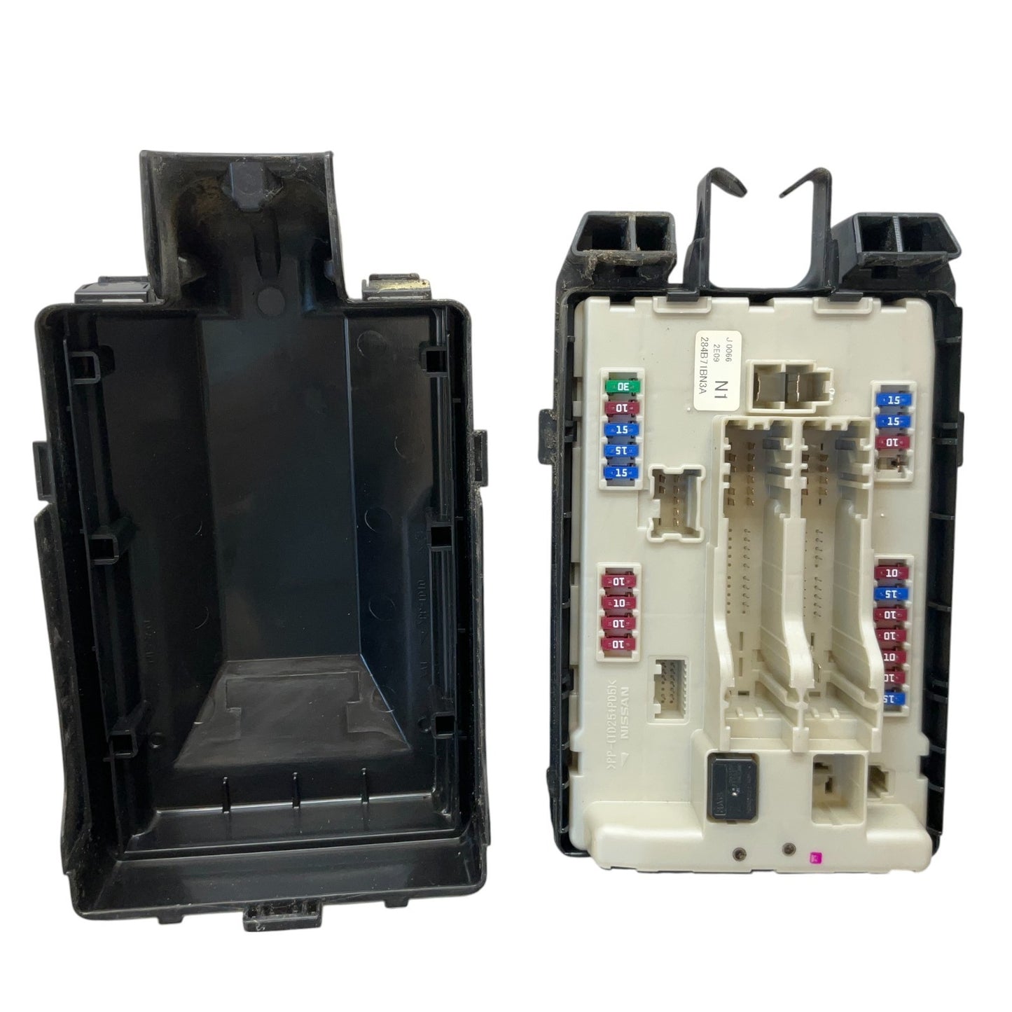 11-13 G37 370Z Ipdm Engine Large Fuse Relay Module Box 284B71Bn3A Oem Fjg - On Point Parts Inc