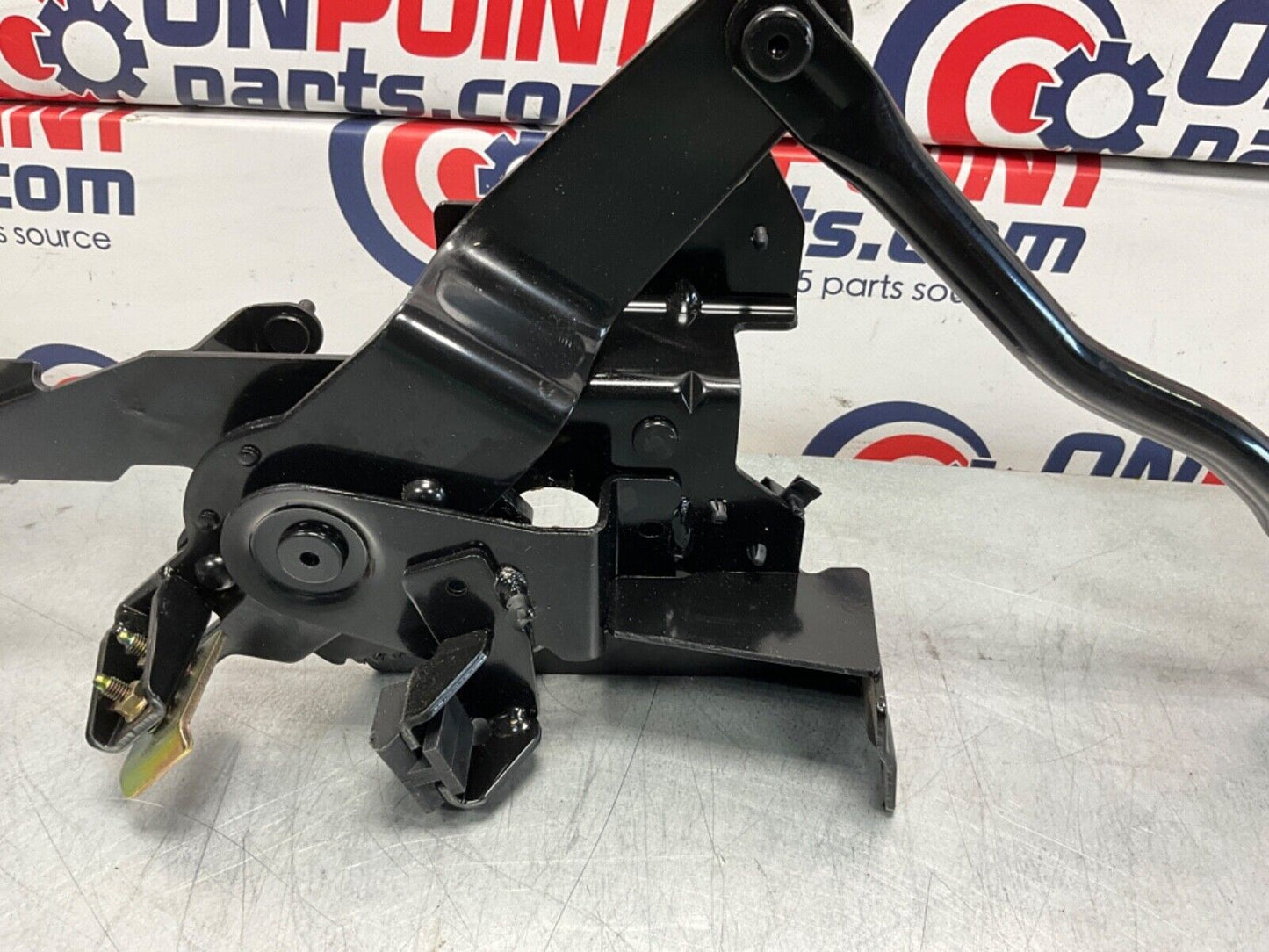 03-09 Nissan 350Z Convertible Right Tonneau Lid Lift Hinge 97294CE420 OEM HQE
