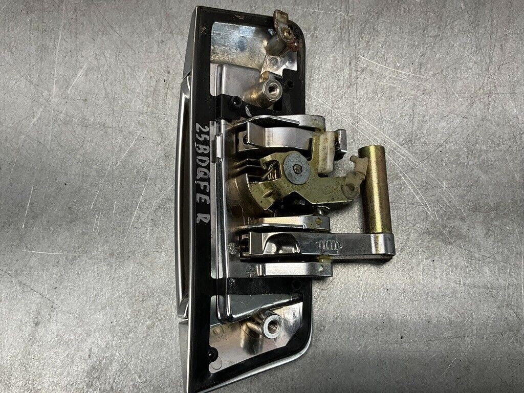 03-09 Nissan 350Z Passenger Right Exterior Door Handle 80606CD00C OEM 25Bdqfe