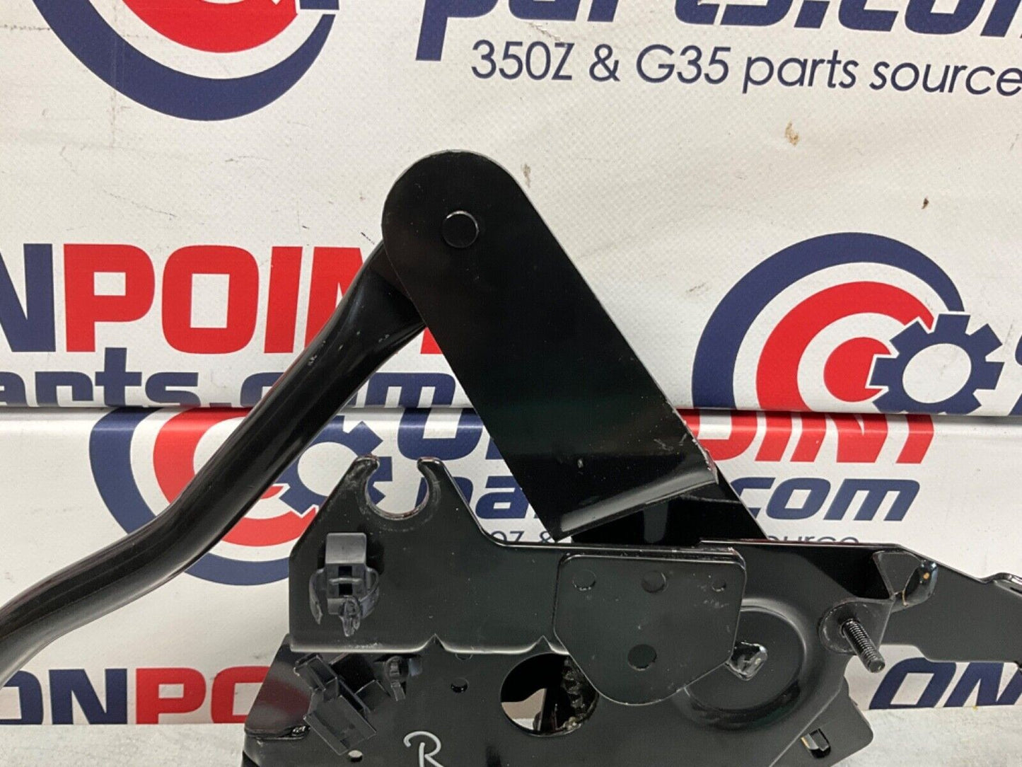 03-09 Nissan 350Z Convertible Right Tonneau Lid Lift Hinge 97294CE420 OEM HQE