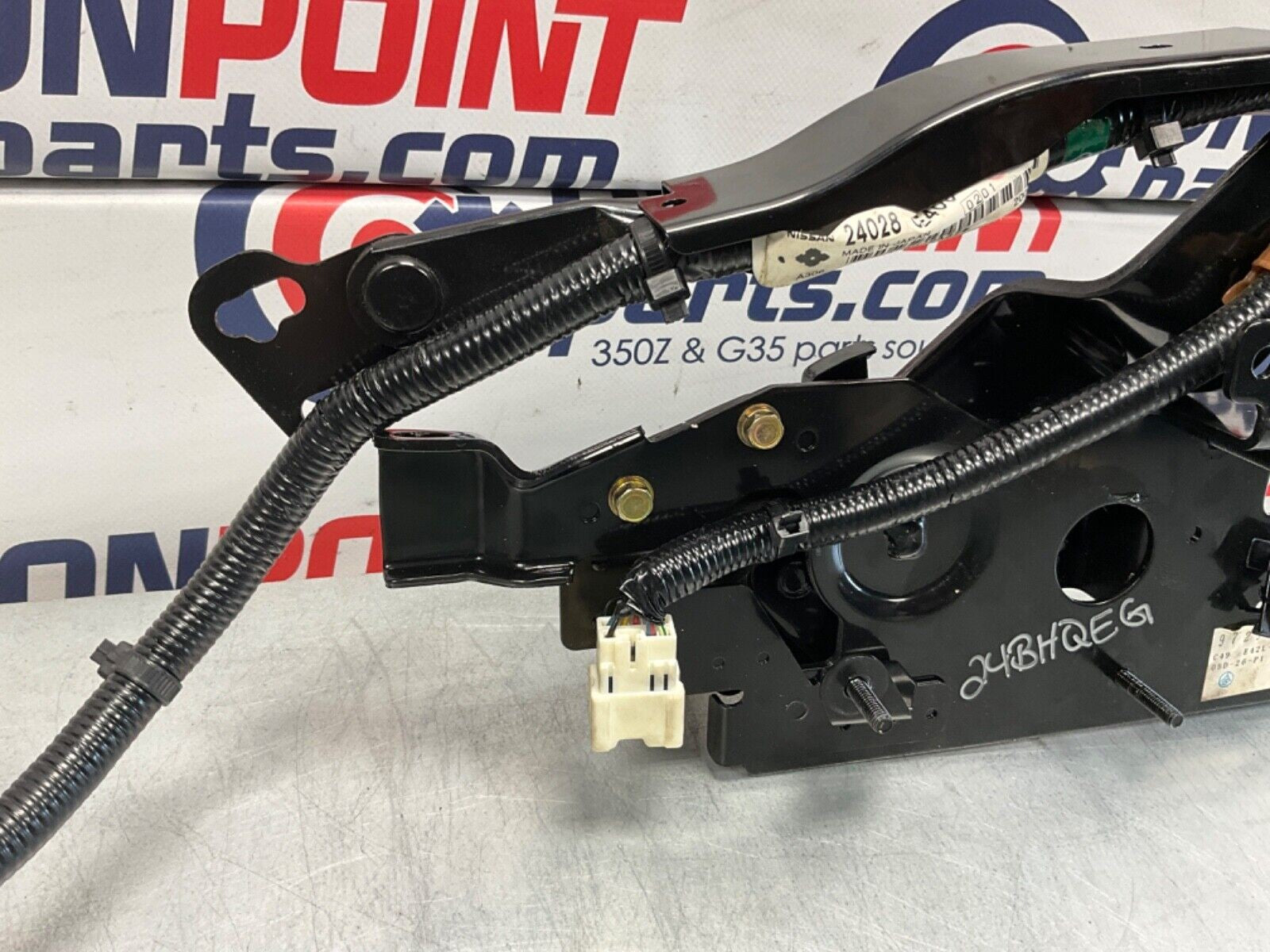 03-09 Nissan 350Z Convertible Driver Tonneau Lid Lift Hinge 97295CE420 OEM HQE