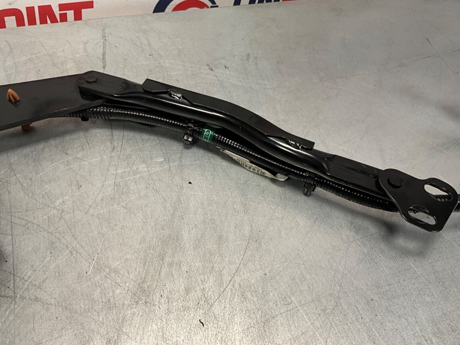 03-09 Nissan 350Z Convertible Driver Tonneau Lid Lift Hinge 97295CE420 OEM HQE