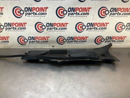 03-06 Nissan 350Z Driver Windshield Cowl Wiper Cover Panel 66863CD000 OEM enf