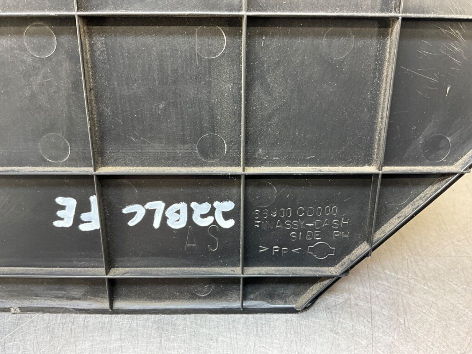 03-09 Nissan 350Z Passenger Right Front Lower Kick Panel 66900CD000 OEM 22BLCFE