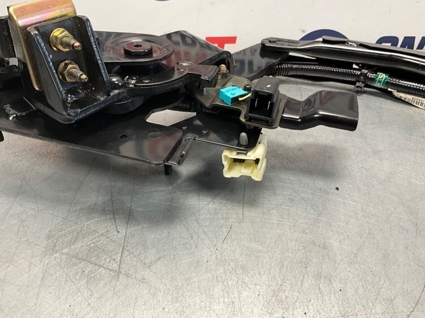 03-09 Nissan 350Z Convertible Driver Tonneau Lid Lift Hinge 97295CE420 OEM HQE