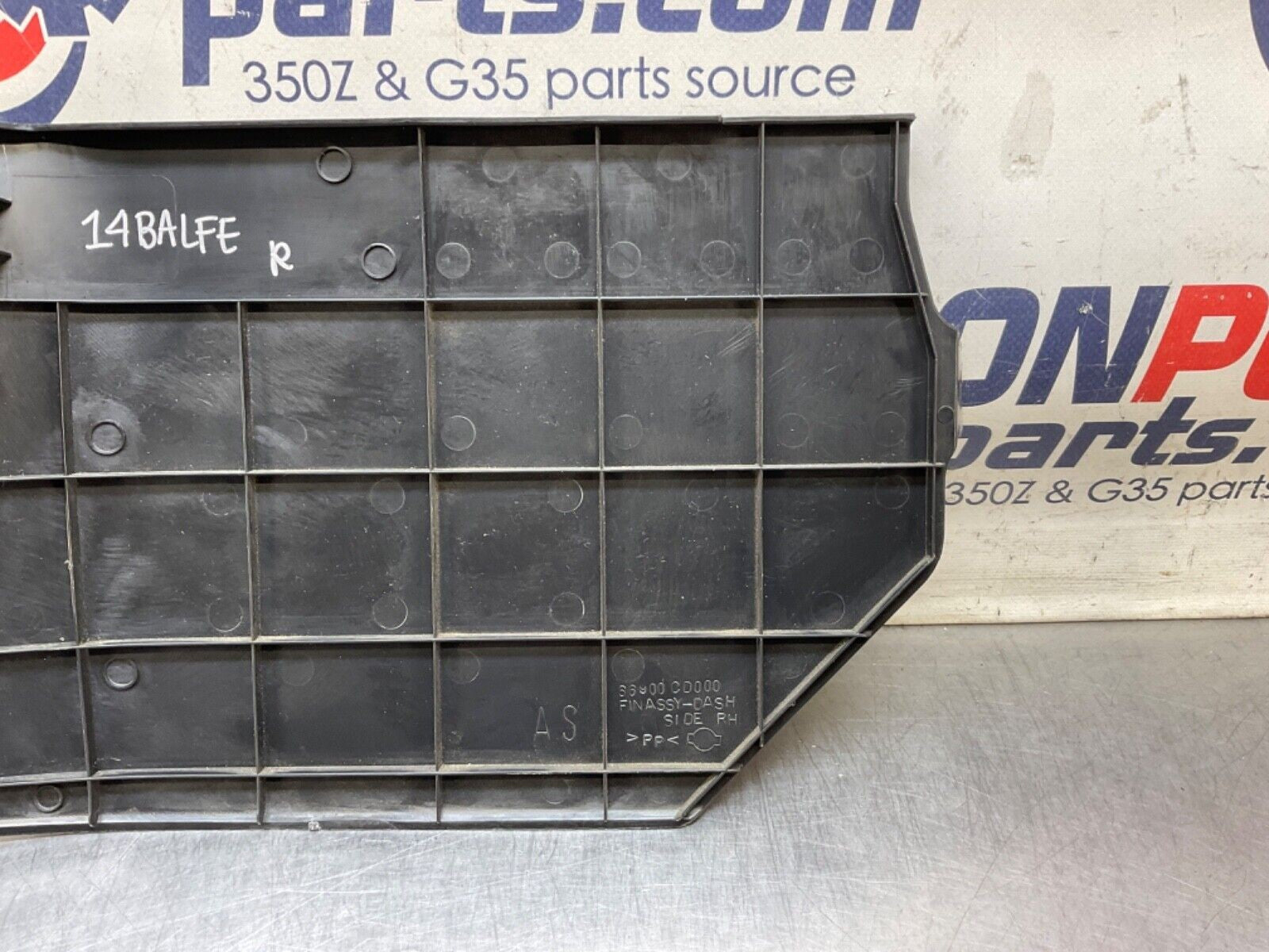 03-09 Nissan 350Z Passenger Right Front Lower Kick Panel 66900CD000 OEM 14BALFE
