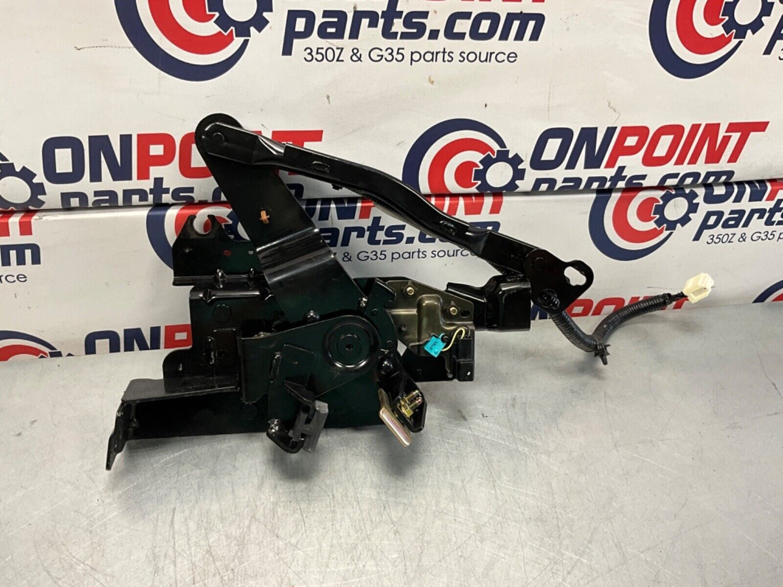 03-09 Nissan 350Z Convertible Driver Tonneau Lid Lift Hinge 97295CE420 OEM HQE