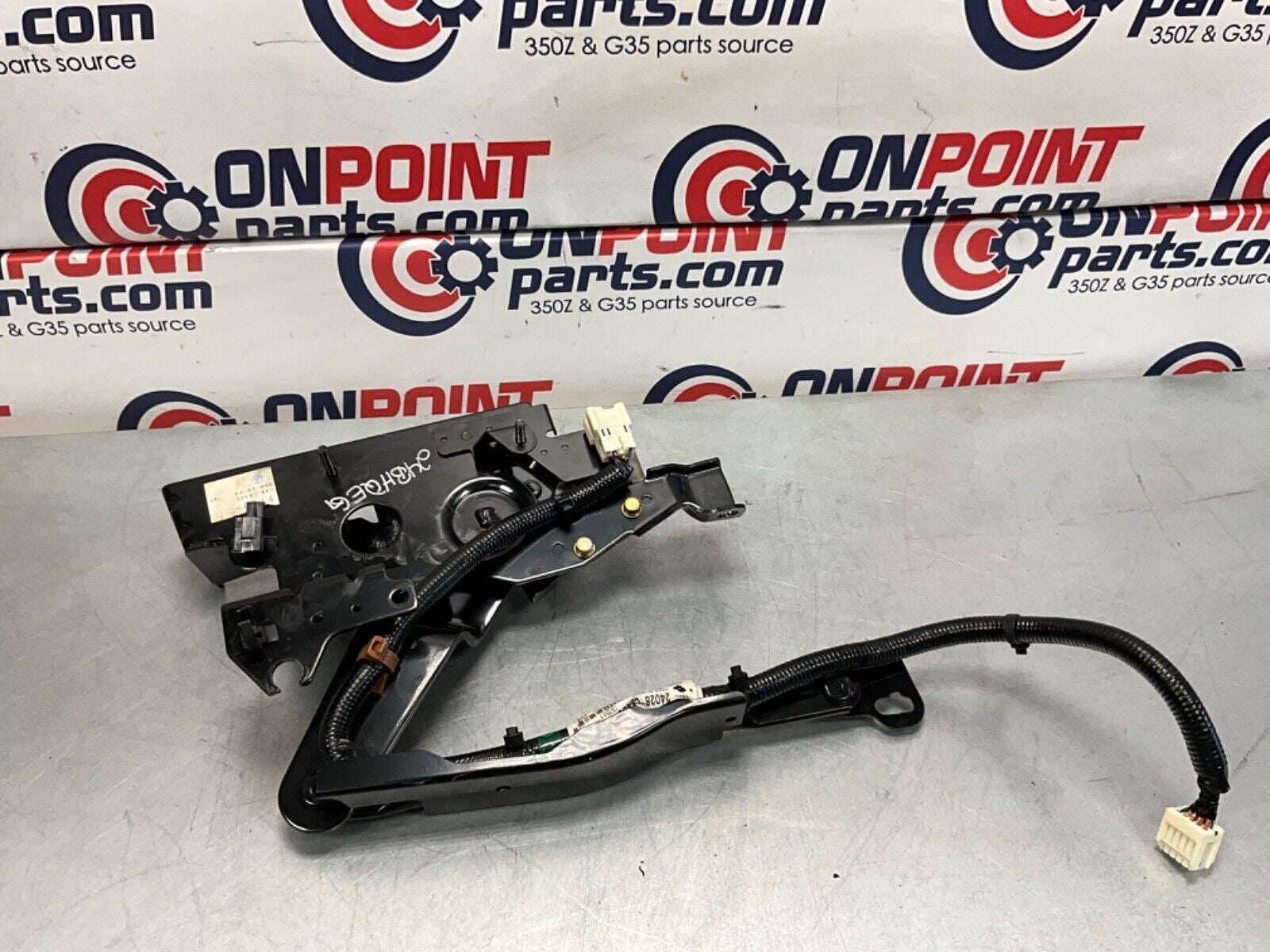 03-09 Nissan 350Z Convertible Driver Tonneau Lid Lift Hinge 97295CE420 OEM HQE