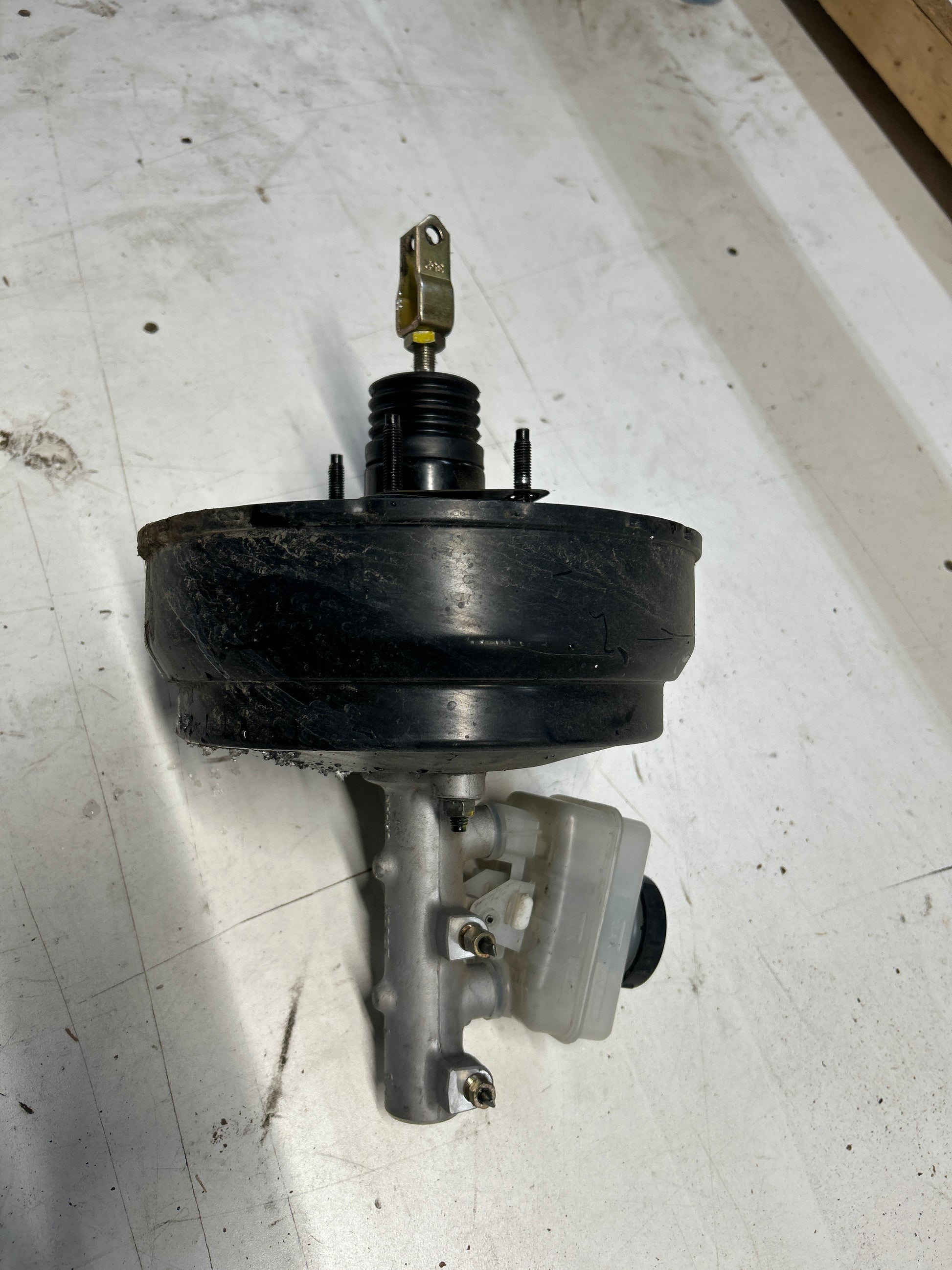 03-04 Nissan 350Z G35 Brake Booster With Master Cylinder 47210AM425 OEM - On Point Parts Inc
