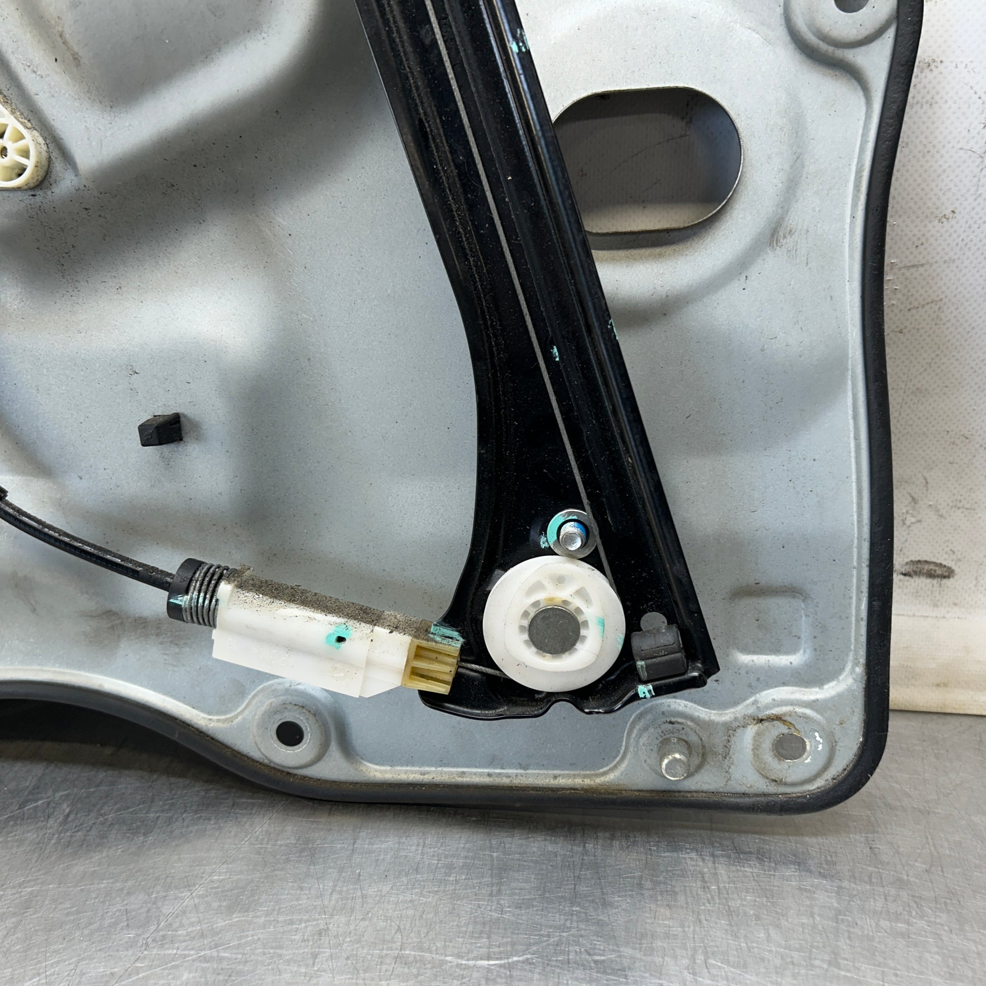 2014 Nissan Z34 370Z Passenger Right Window Regulator Motor Carrier OEM 14BILE3 - On Point Parts Inc