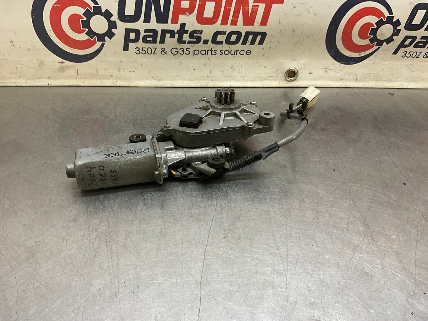 2004 Nissan 350Z Passenger Right Convertible Tonneau Lift Motor OEM 25BF9EE - On Point Parts Inc