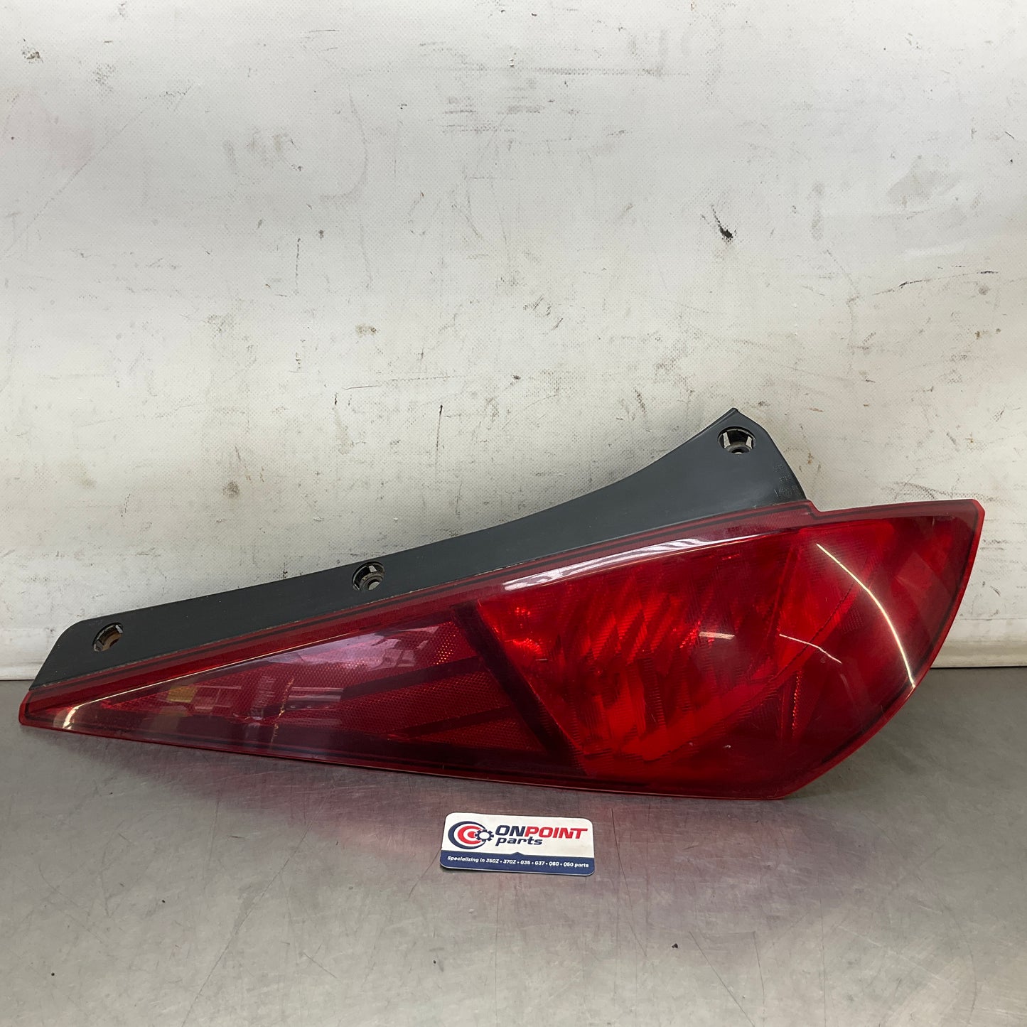 2004 Nissan Z33 350Z Rear Driver Tail Light Assembly Oem 24Bbqg2 - On Point Parts Inc
