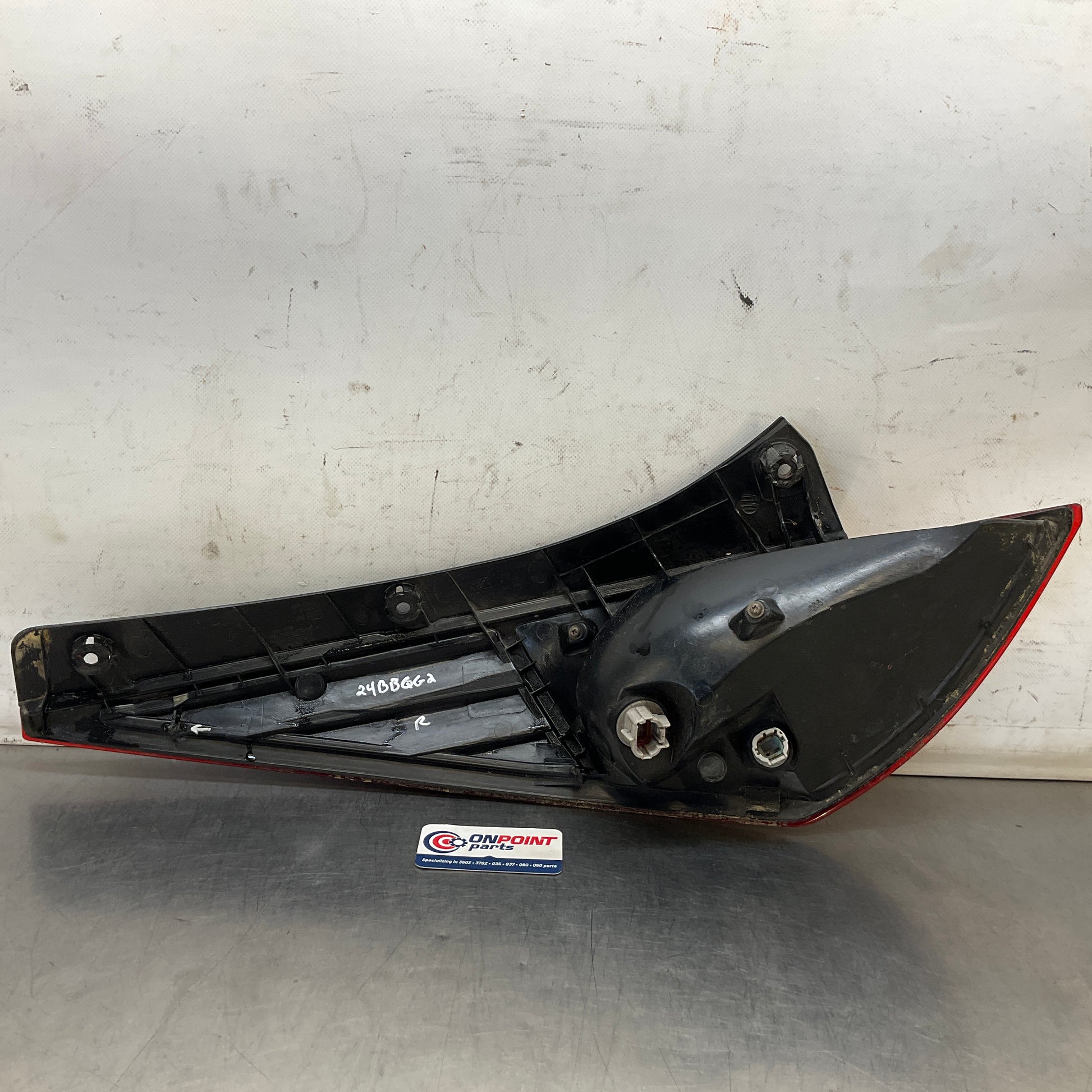 2004 Nissan Z33 350Z Rear Passenger Tail Light Assembly Oem 24Bbqg2 - On Point Parts Inc
